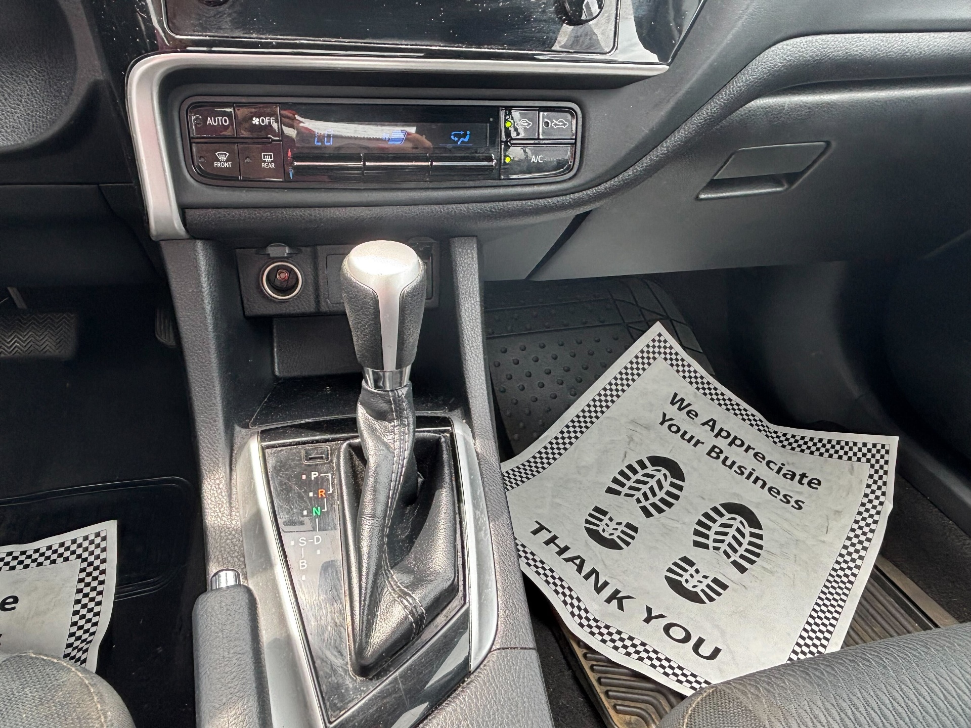 https://whipz-site-01.s3.us-east-2.amazonaws.com/vehicle_inventory/1/R000278/images/70021295-a717-4f83-9029-62f4788fde57.jpg