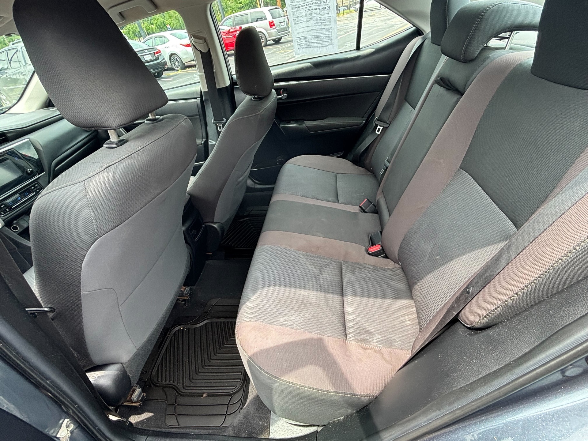 https://whipz-site-01.s3.us-east-2.amazonaws.com/vehicle_inventory/1/R000278/images/e2e5e3dc-8fad-4c45-b7af-f20a83494c82.jpg