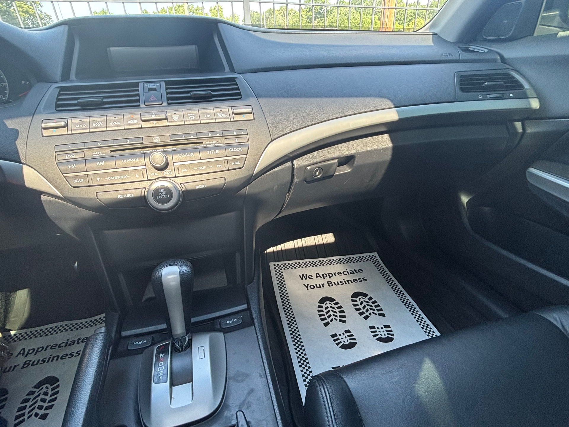https://whipz-site-01.s3.us-east-2.amazonaws.com/vehicle_inventory/1/R000279/images/63ba3103-9811-497f-a18b-e96ad05d8d04.jpeg