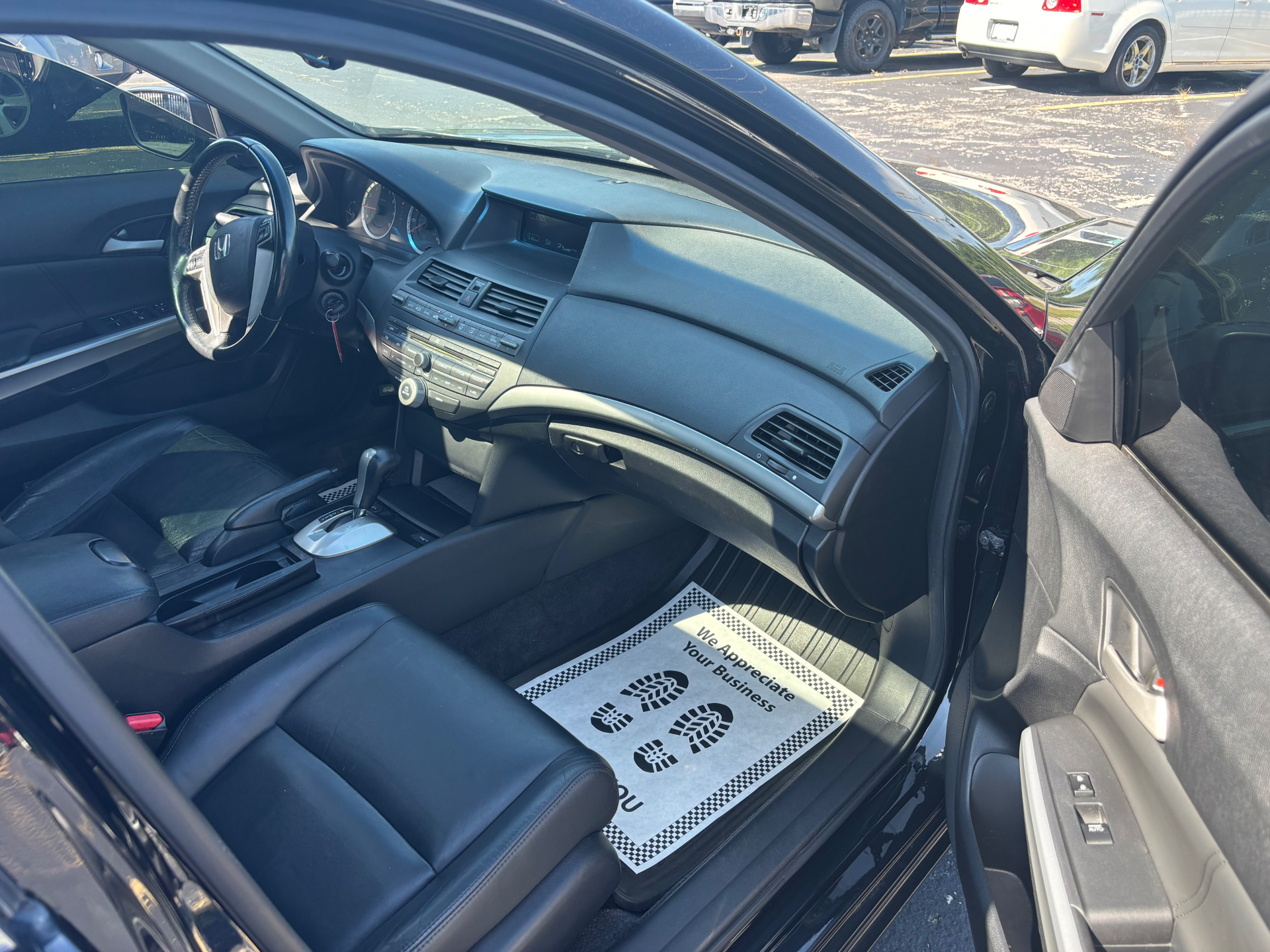 https://whipz-site-01.s3.us-east-2.amazonaws.com/vehicle_inventory/1/R000279/images/ce37cf0f-4097-4774-8815-d62712160837.jpeg