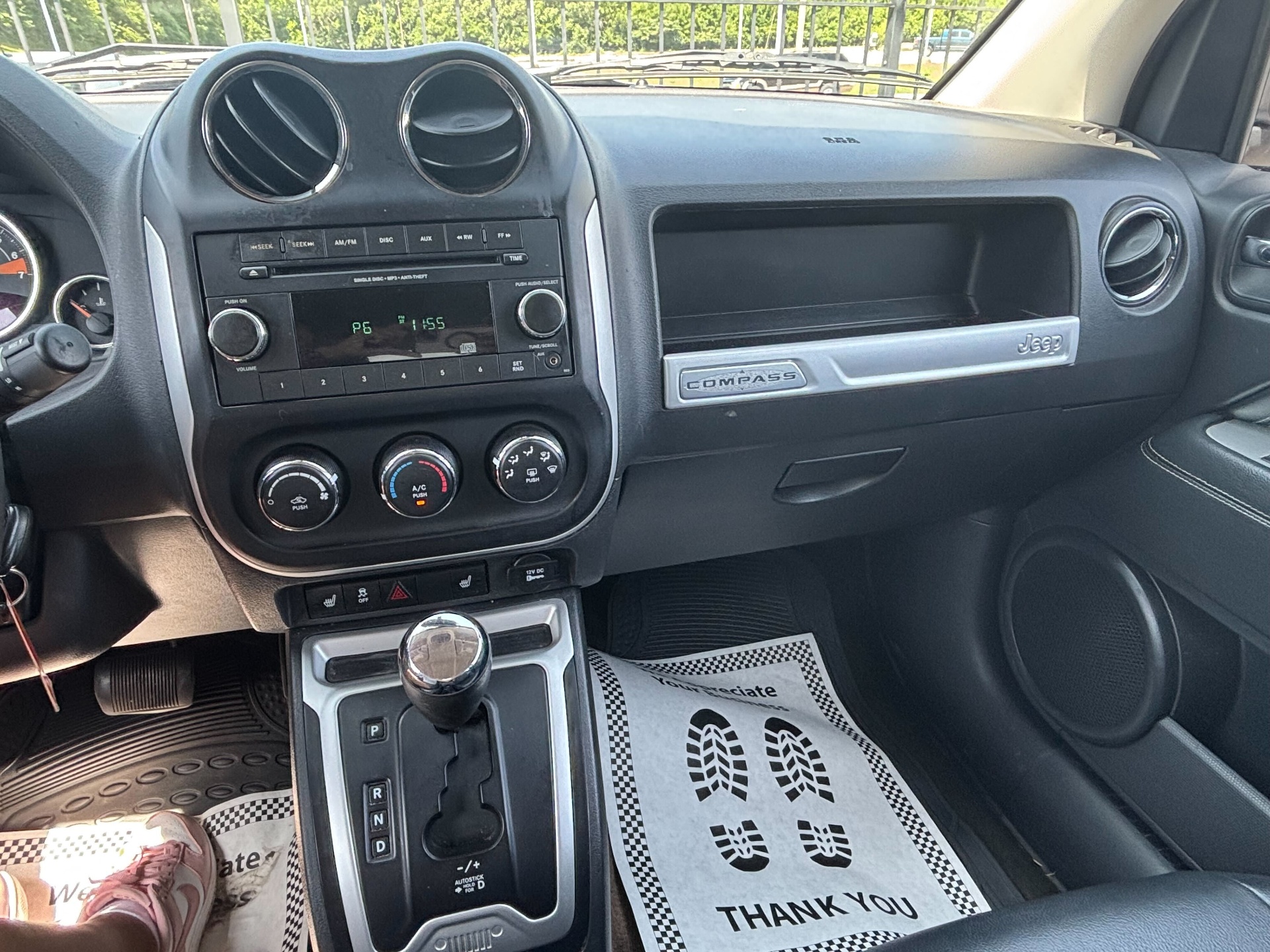 https://whipz-site-01.s3.us-east-2.amazonaws.com/vehicle_inventory/1/R000281/images/2e41d343-675a-489d-99f1-85c12a8141de.jpg