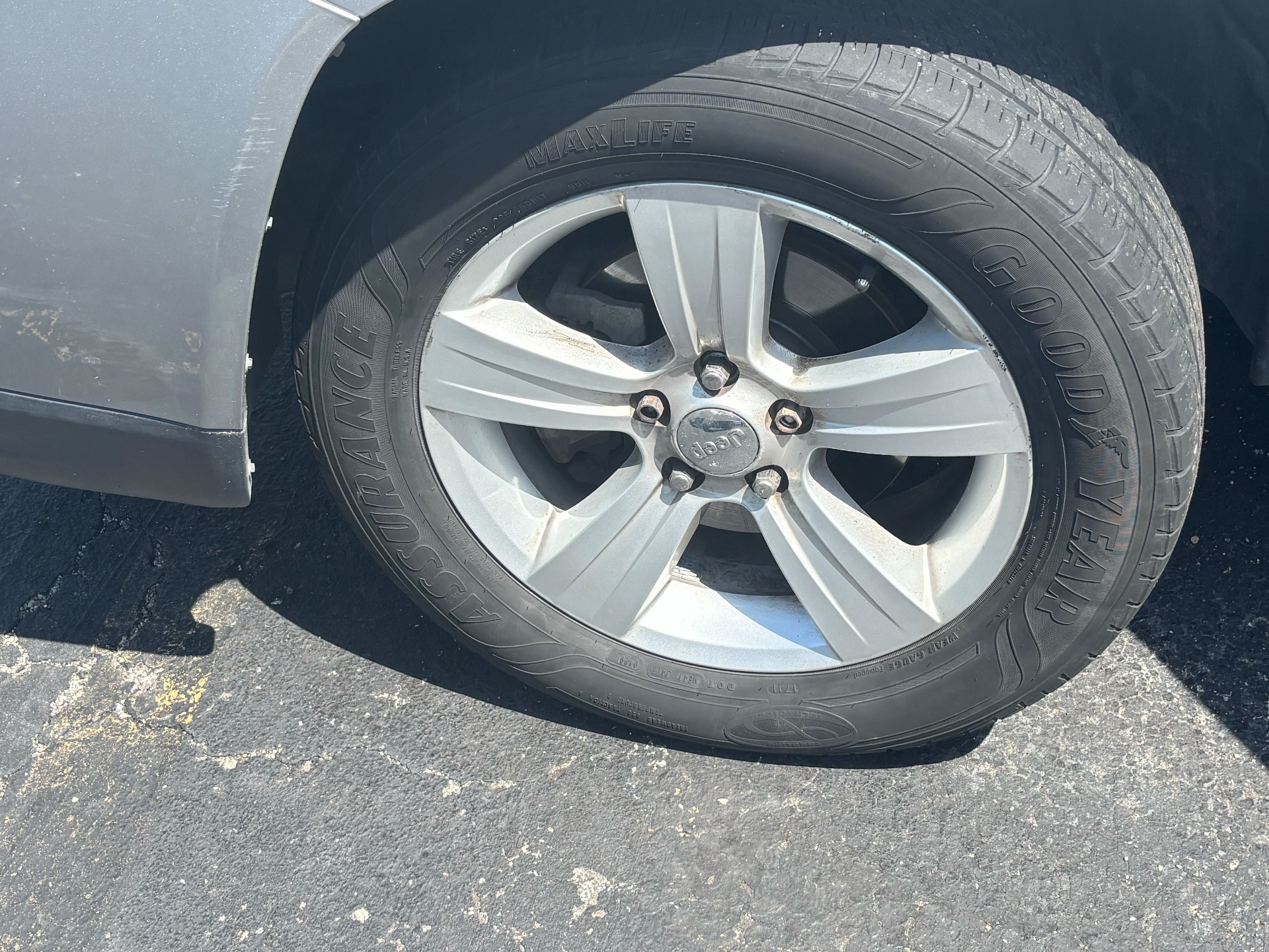 https://whipz-site-01.s3.us-east-2.amazonaws.com/vehicle_inventory/1/R000281/images/36a51304-0acc-4a09-a9ad-0eb7b84b26ac.jpg