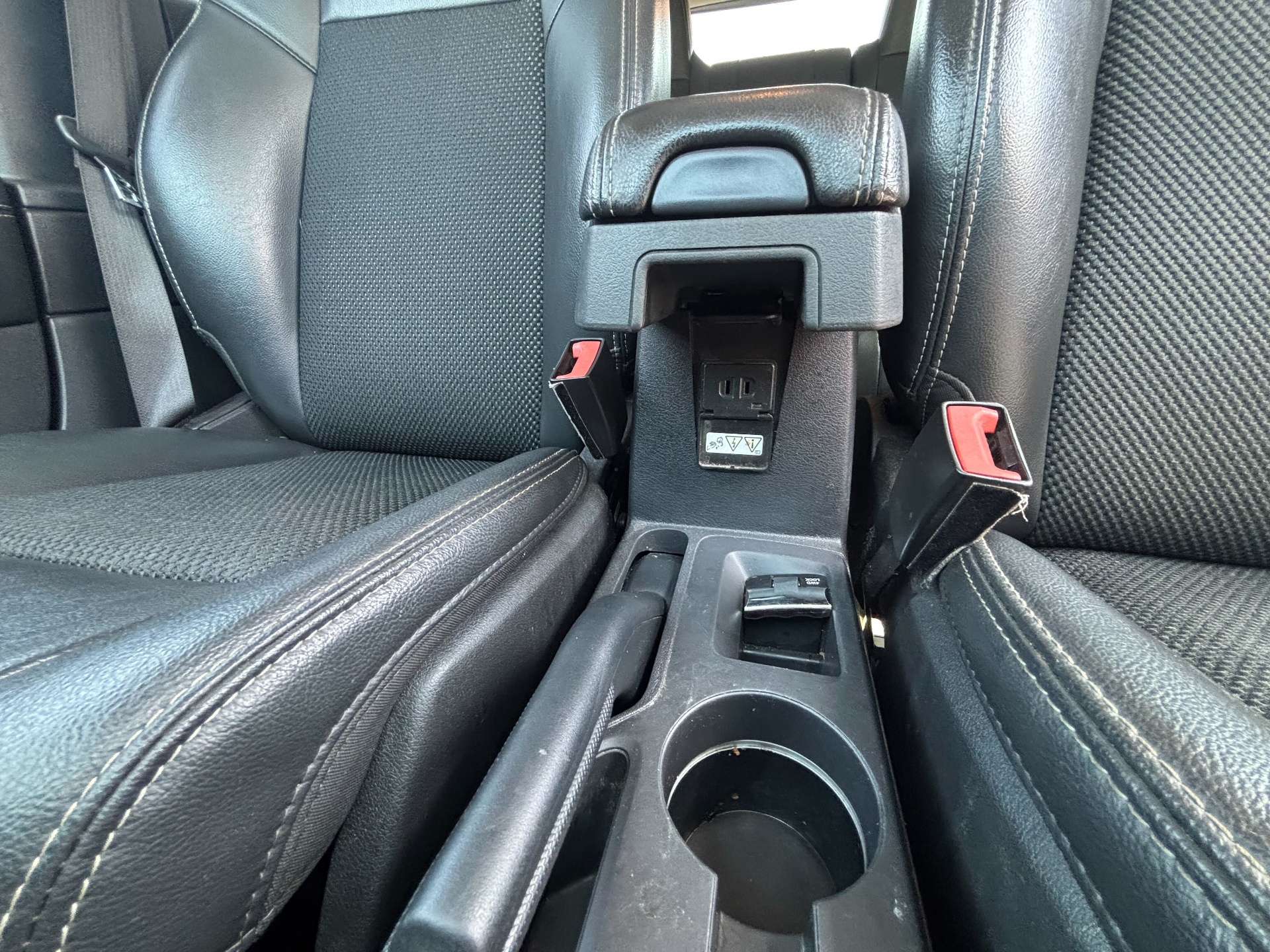 https://whipz-site-01.s3.us-east-2.amazonaws.com/vehicle_inventory/1/R000281/images/8f7e4ffa-0c06-4dff-83c4-7b5e990e7c5b.jpg
