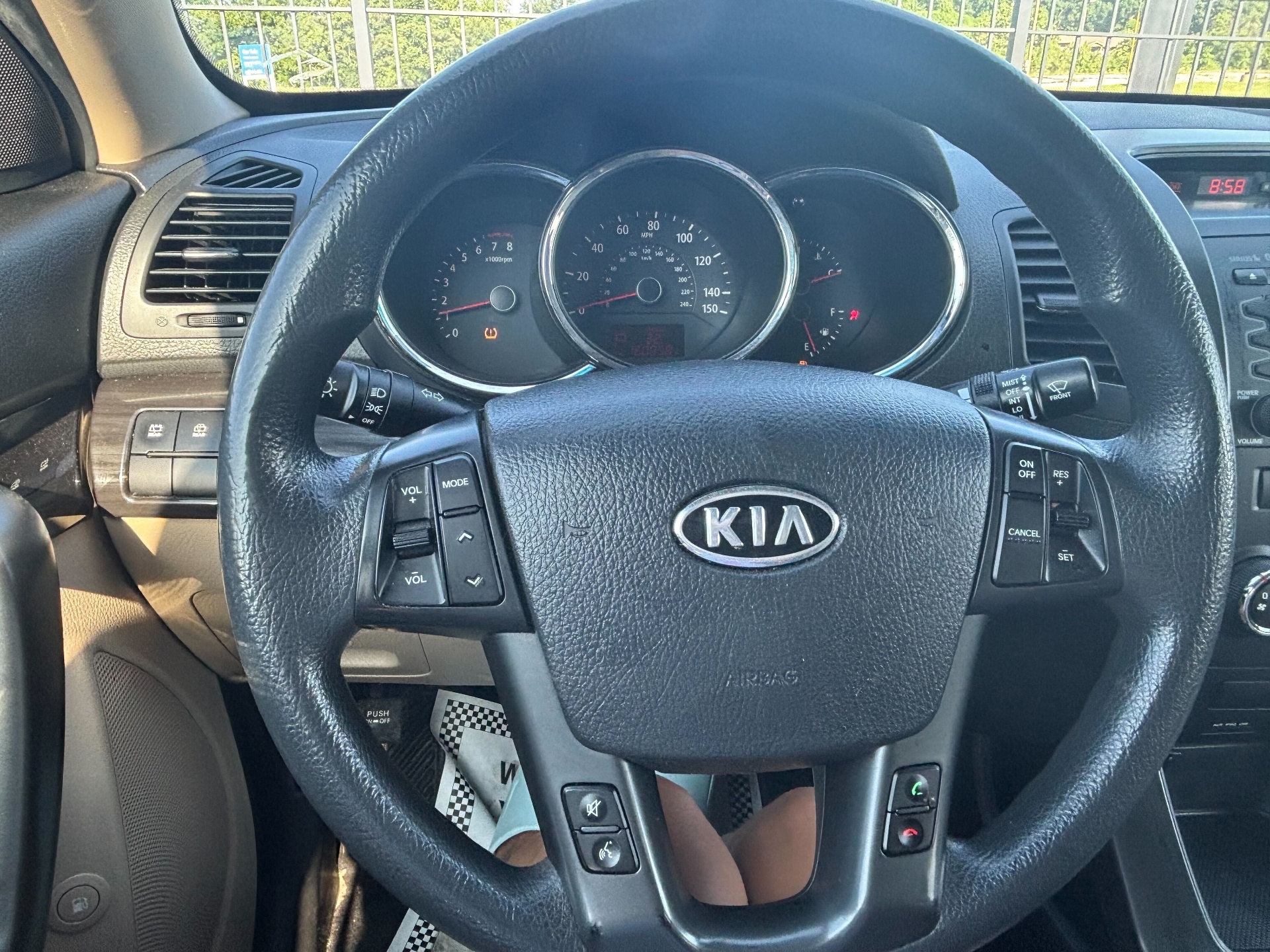 https://whipz-site-01.s3.us-east-2.amazonaws.com/vehicle_inventory/1/R000282/images/33eb45f2-d83d-4518-8428-3912ff5c86dd.jpg