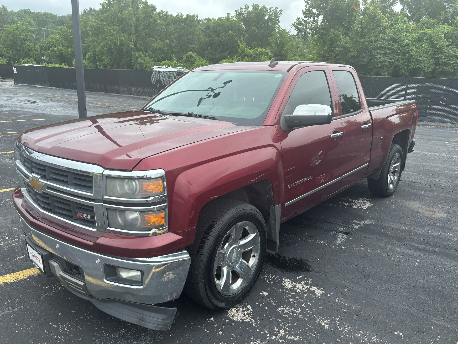 https://whipz-site-01.s3.us-east-2.amazonaws.com/vehicle_inventory/1/R000284/images/bf6448a0-9ff1-4293-8484-dc7727592ca9.jpg