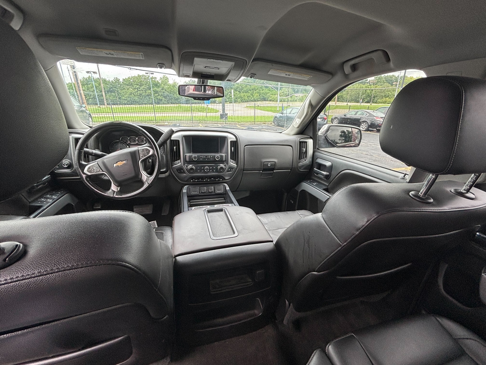 https://whipz-site-01.s3.us-east-2.amazonaws.com/vehicle_inventory/1/R000284/images/fec62460-53c2-4705-98cf-63cb8f7c80de.jpg