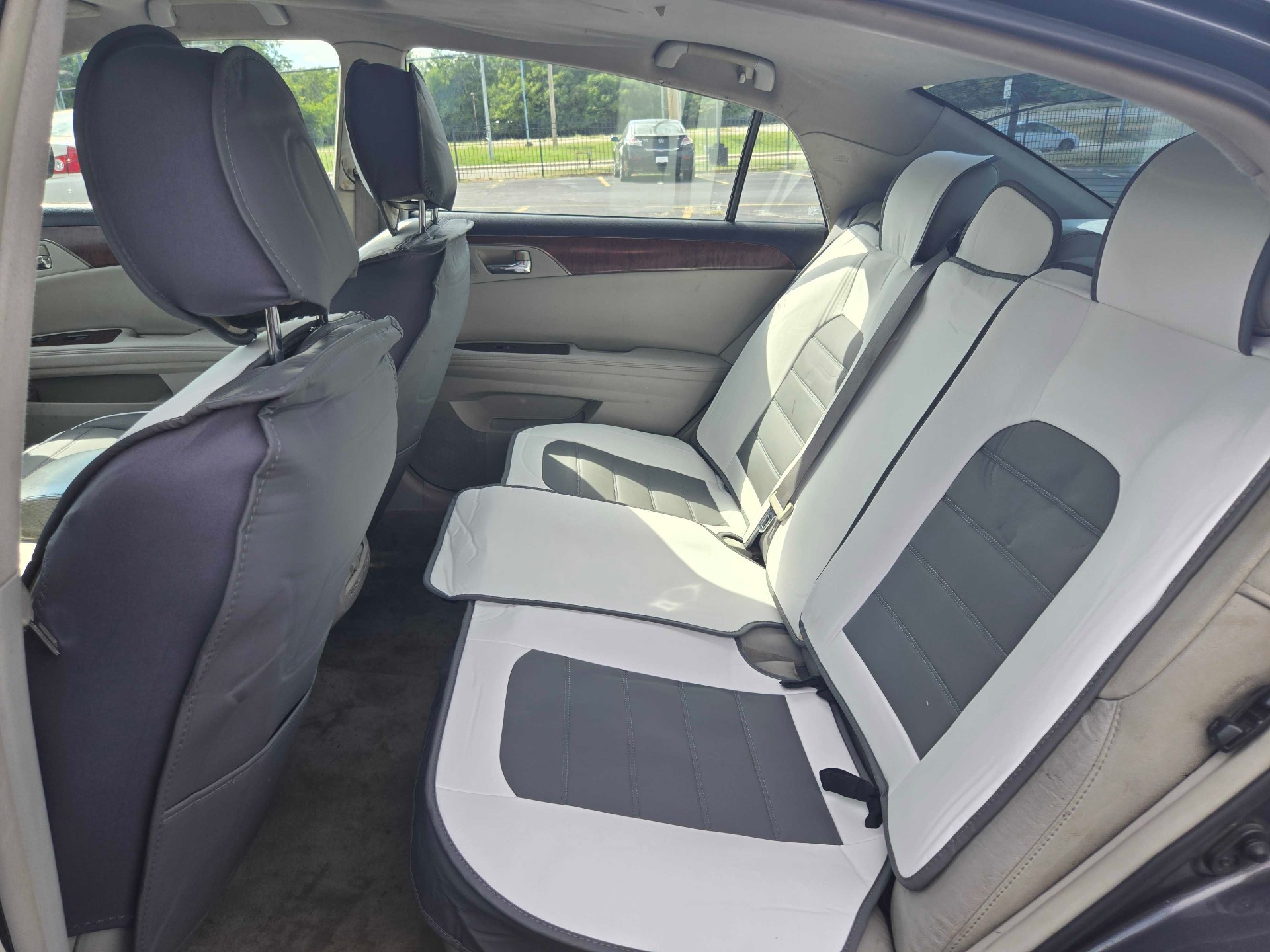 https://whipz-site-01.s3.us-east-2.amazonaws.com/vehicle_inventory/1/R000287/images/33247950-ab85-4589-b927-79fda4444785.jpg