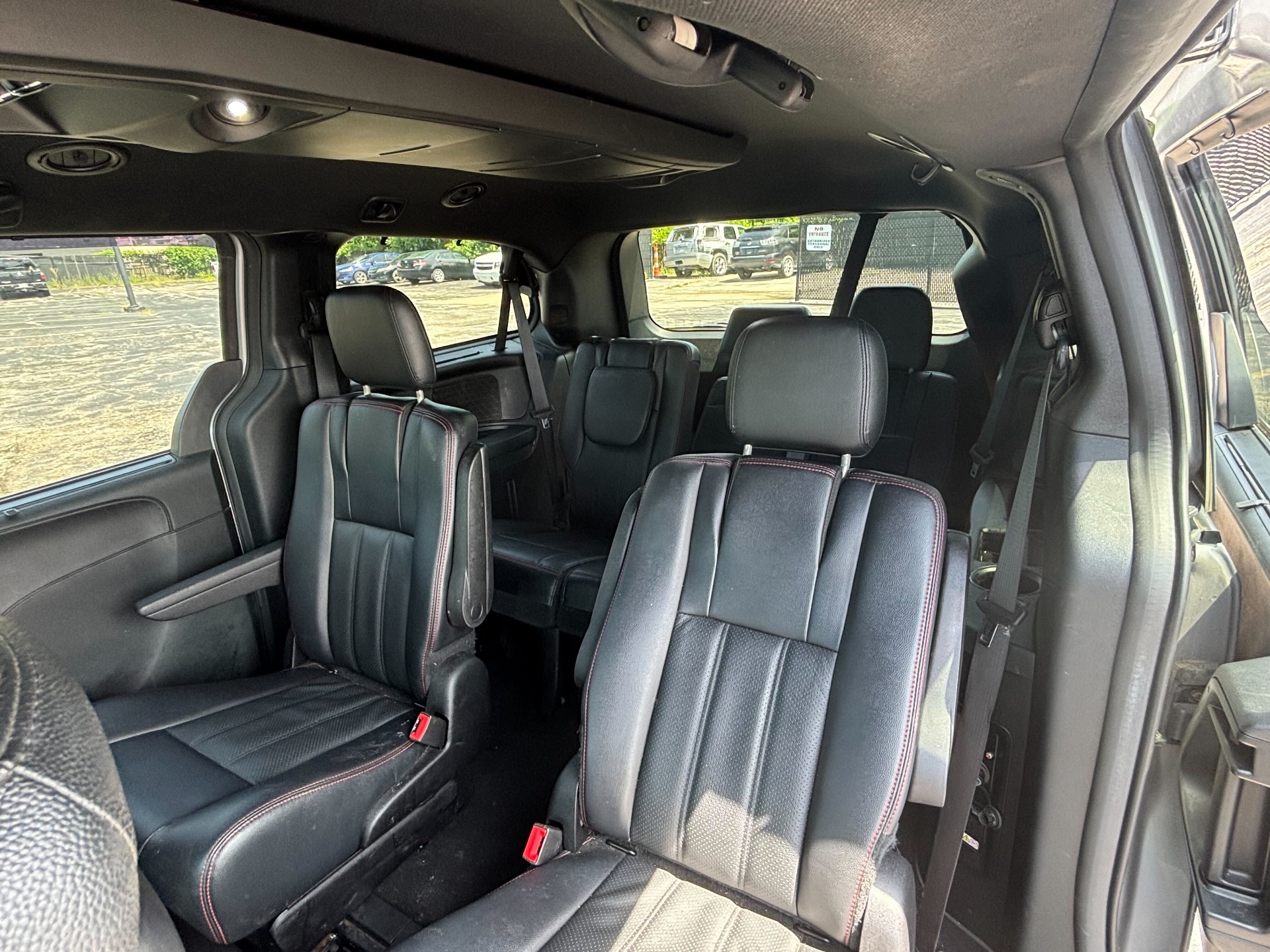 https://whipz-site-01.s3.us-east-2.amazonaws.com/vehicle_inventory/1/R000289/images/2684ab63-8d35-4f12-8ce4-2e7be0e3f5b0.jpg