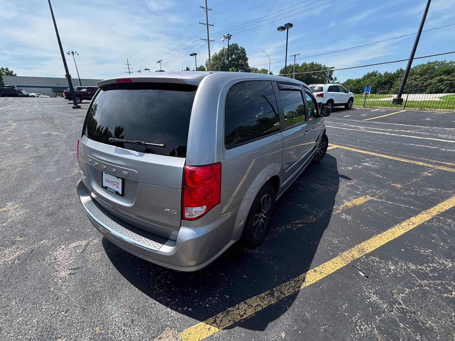 https://whipz-site-01.s3.us-east-2.amazonaws.com/vehicle_inventory/1/R000289/images/6c656abf-8935-412e-be75-efc88ce8a597.jpg