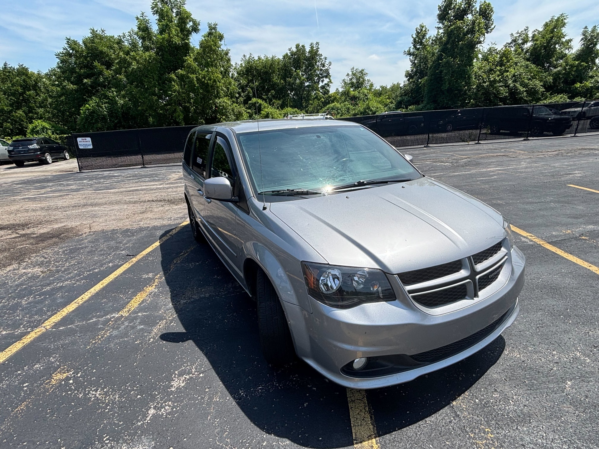 https://whipz-site-01.s3.us-east-2.amazonaws.com/vehicle_inventory/1/R000289/images/6c9288dc-7247-46ff-814e-15c39c27ff48.jpg