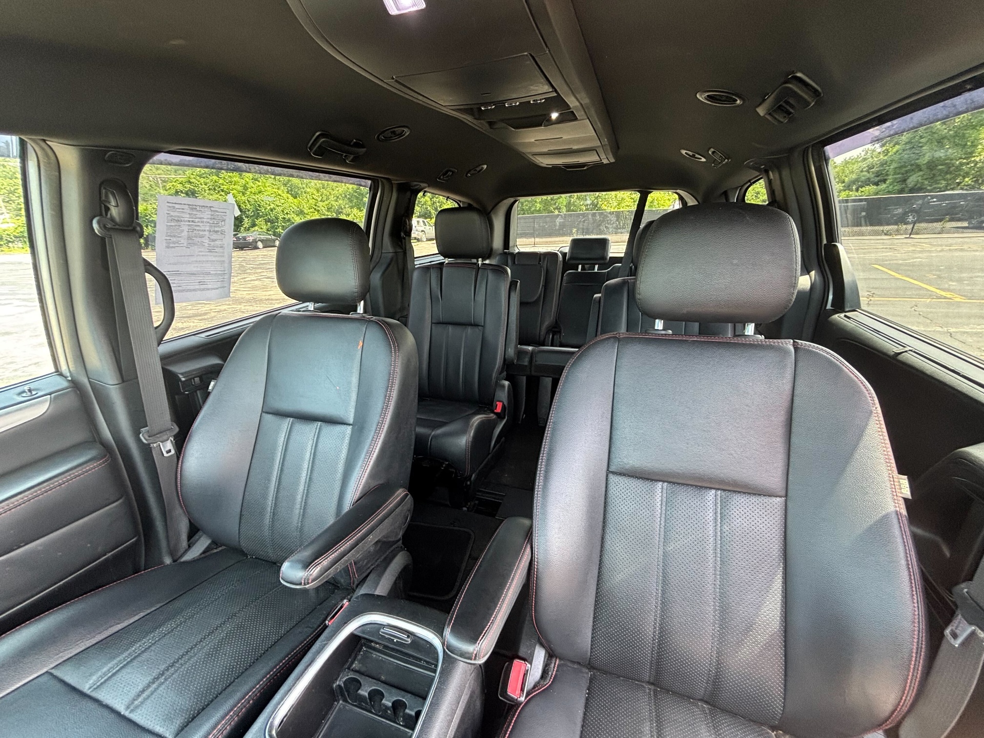 https://whipz-site-01.s3.us-east-2.amazonaws.com/vehicle_inventory/1/R000289/images/8004151c-455f-4642-a064-a693ced8309c.jpg
