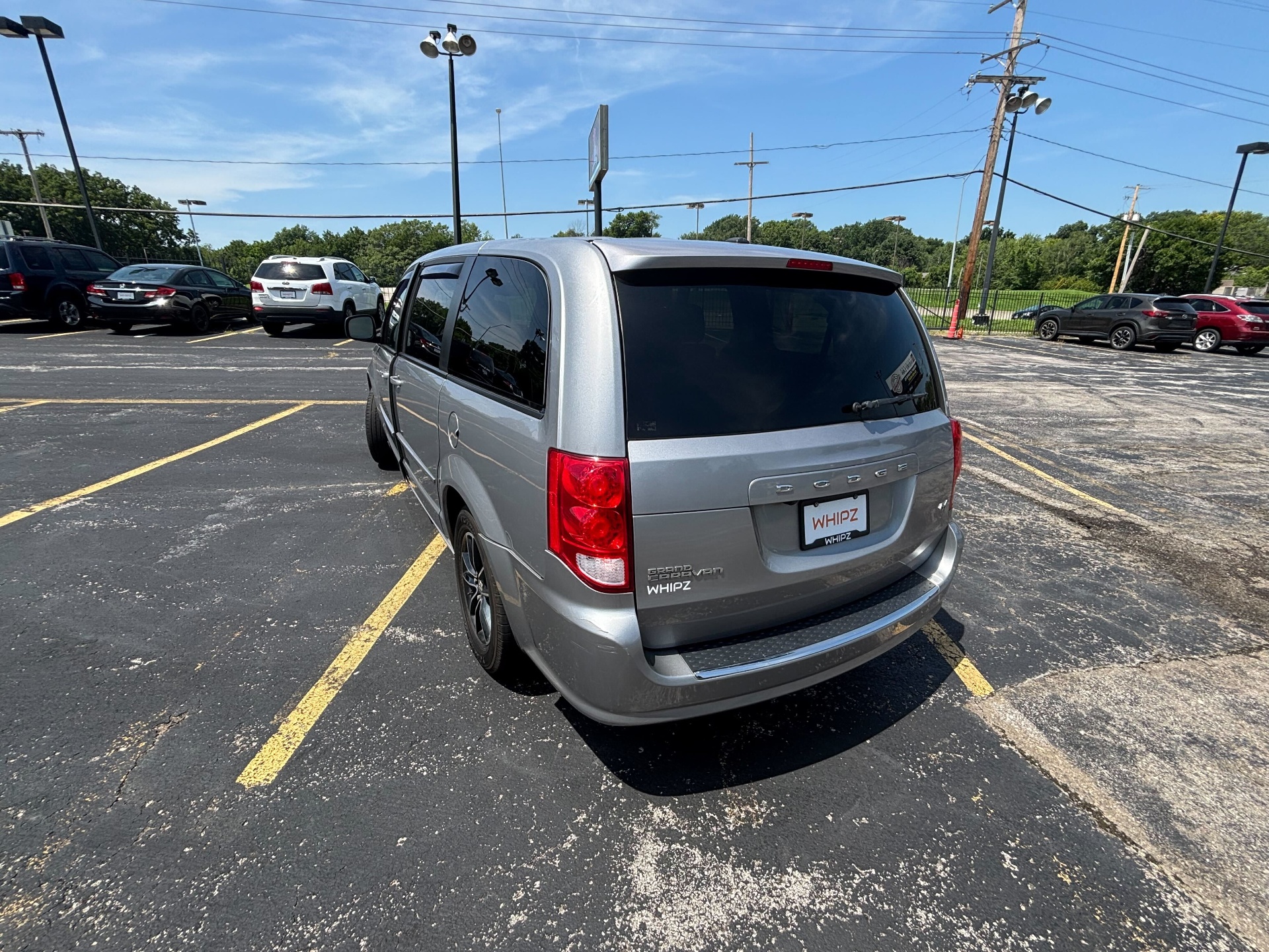 https://whipz-site-01.s3.us-east-2.amazonaws.com/vehicle_inventory/1/R000289/images/b2cf1e46-72c2-4167-92e7-b3d1c1f27c33.jpg