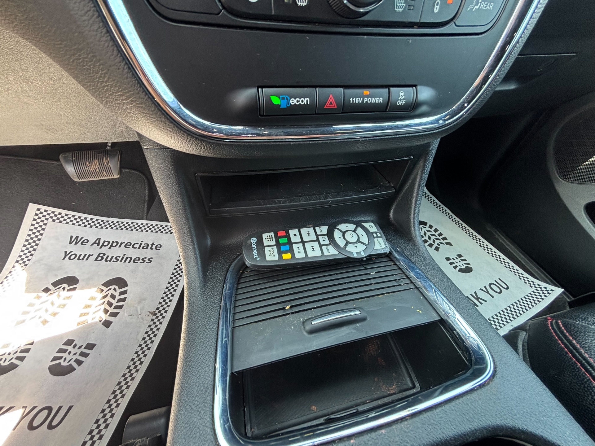 https://whipz-site-01.s3.us-east-2.amazonaws.com/vehicle_inventory/1/R000289/images/efbb136a-c82c-47d8-b03f-fc94b9ede5c9.jpg