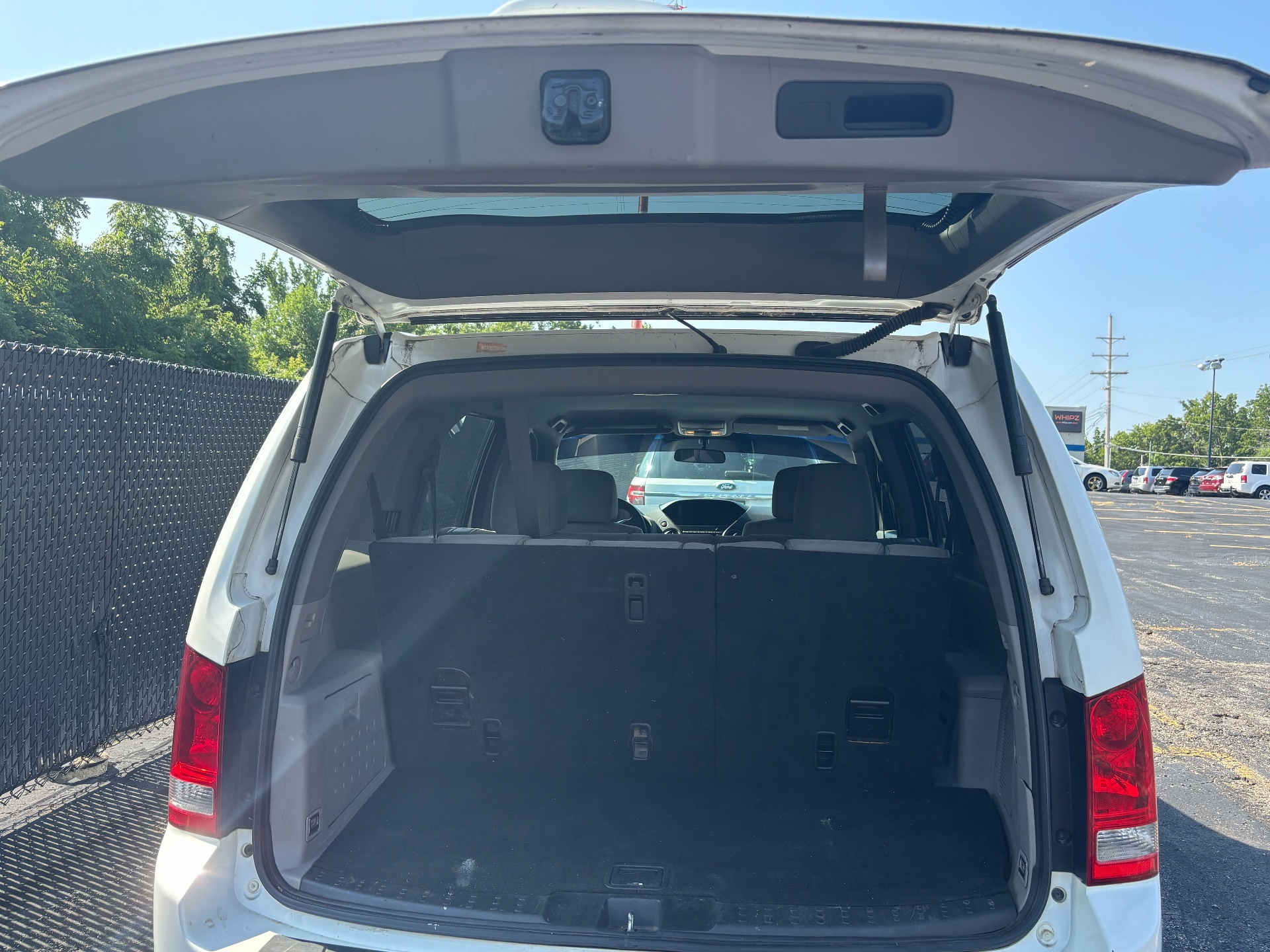 https://whipz-site-01.s3.us-east-2.amazonaws.com/vehicle_inventory/1/R000293/images/6a9e09d2-3ee7-40d4-ac53-89feddc46123.jpg