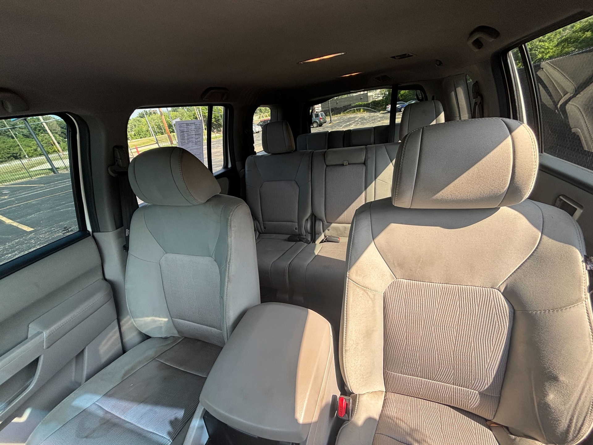 https://whipz-site-01.s3.us-east-2.amazonaws.com/vehicle_inventory/1/R000293/images/7c189e09-8899-4ba4-90d9-1caab82e9df2.jpg