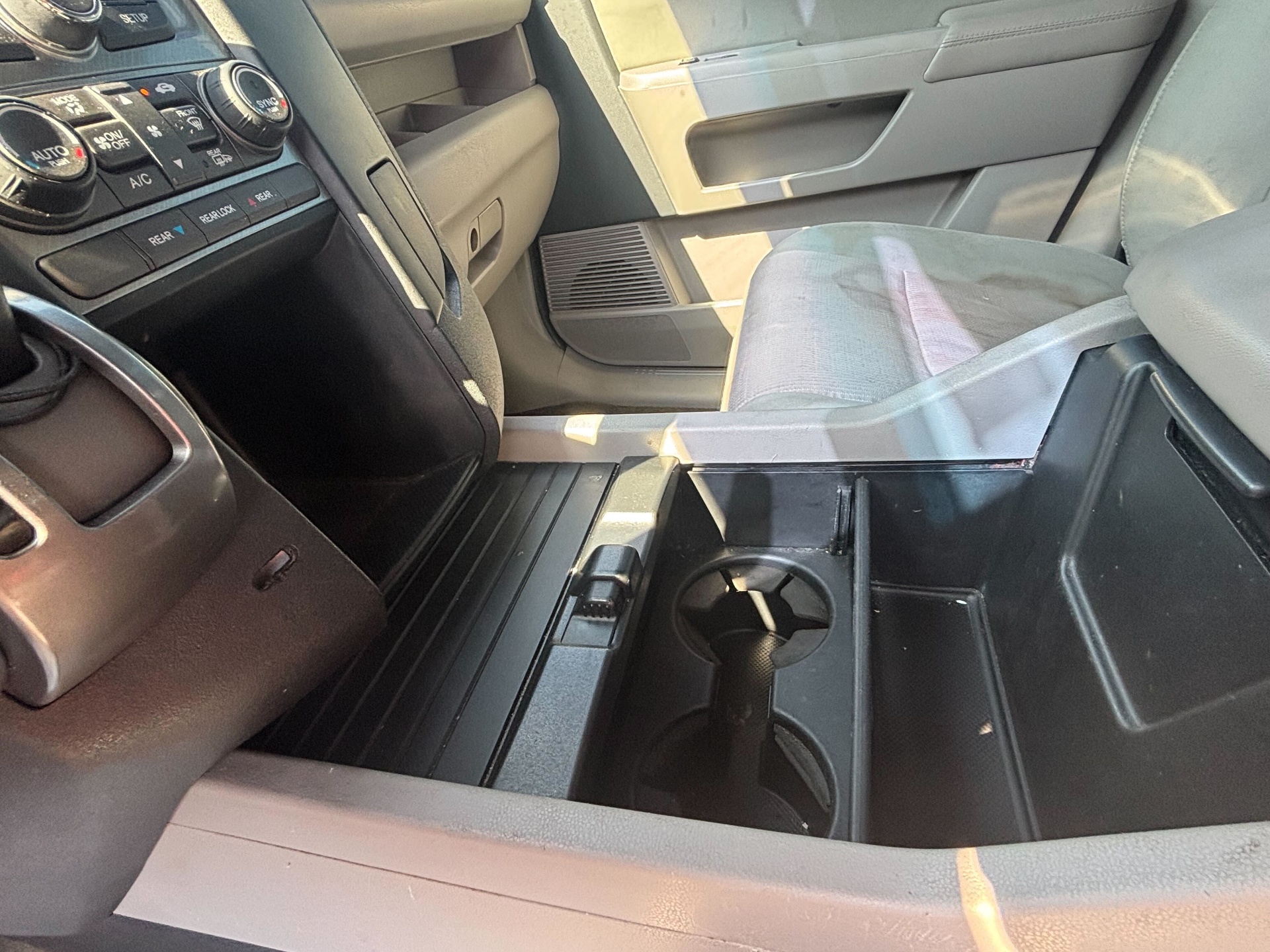 https://whipz-site-01.s3.us-east-2.amazonaws.com/vehicle_inventory/1/R000293/images/b272eb73-4d8b-4cd3-acae-1fbcdadec80f.jpg