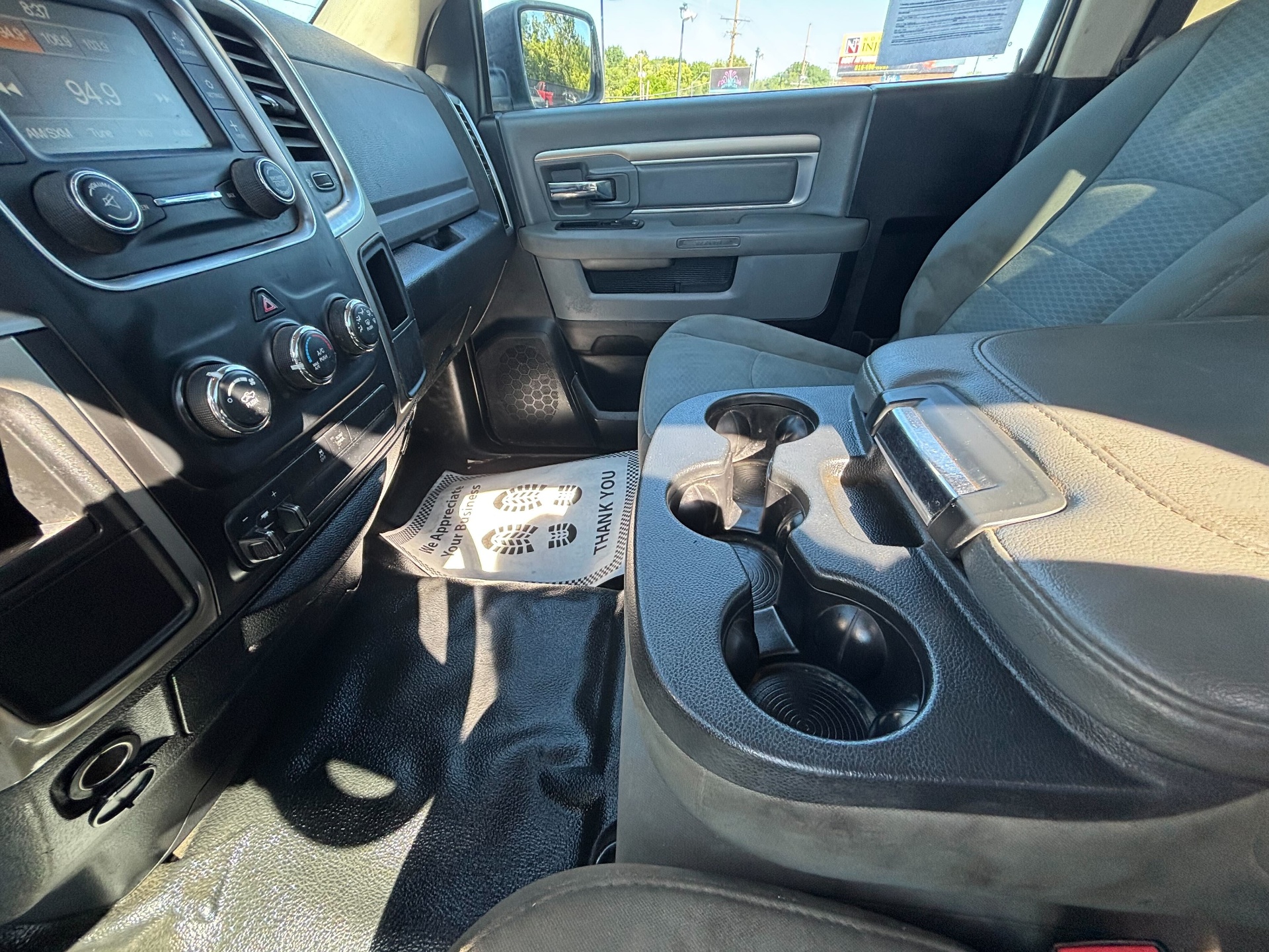 https://whipz-site-01.s3.us-east-2.amazonaws.com/vehicle_inventory/1/R000295/images/4b4d1f37-c61a-4286-9304-fd837f330cf1.jpg