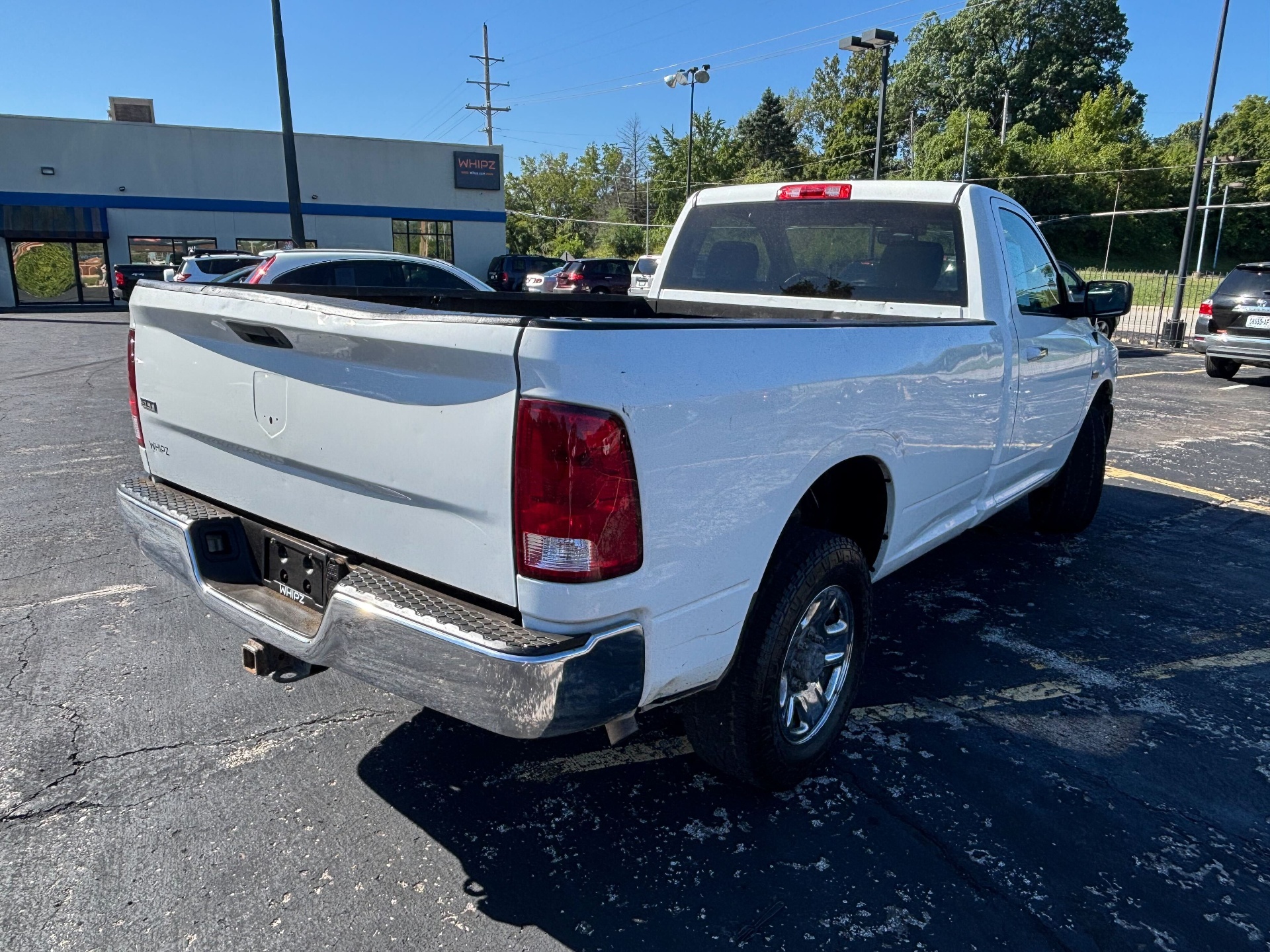 https://whipz-site-01.s3.us-east-2.amazonaws.com/vehicle_inventory/1/R000295/images/c076edcf-1383-4145-a3bc-56df51400334.jpg