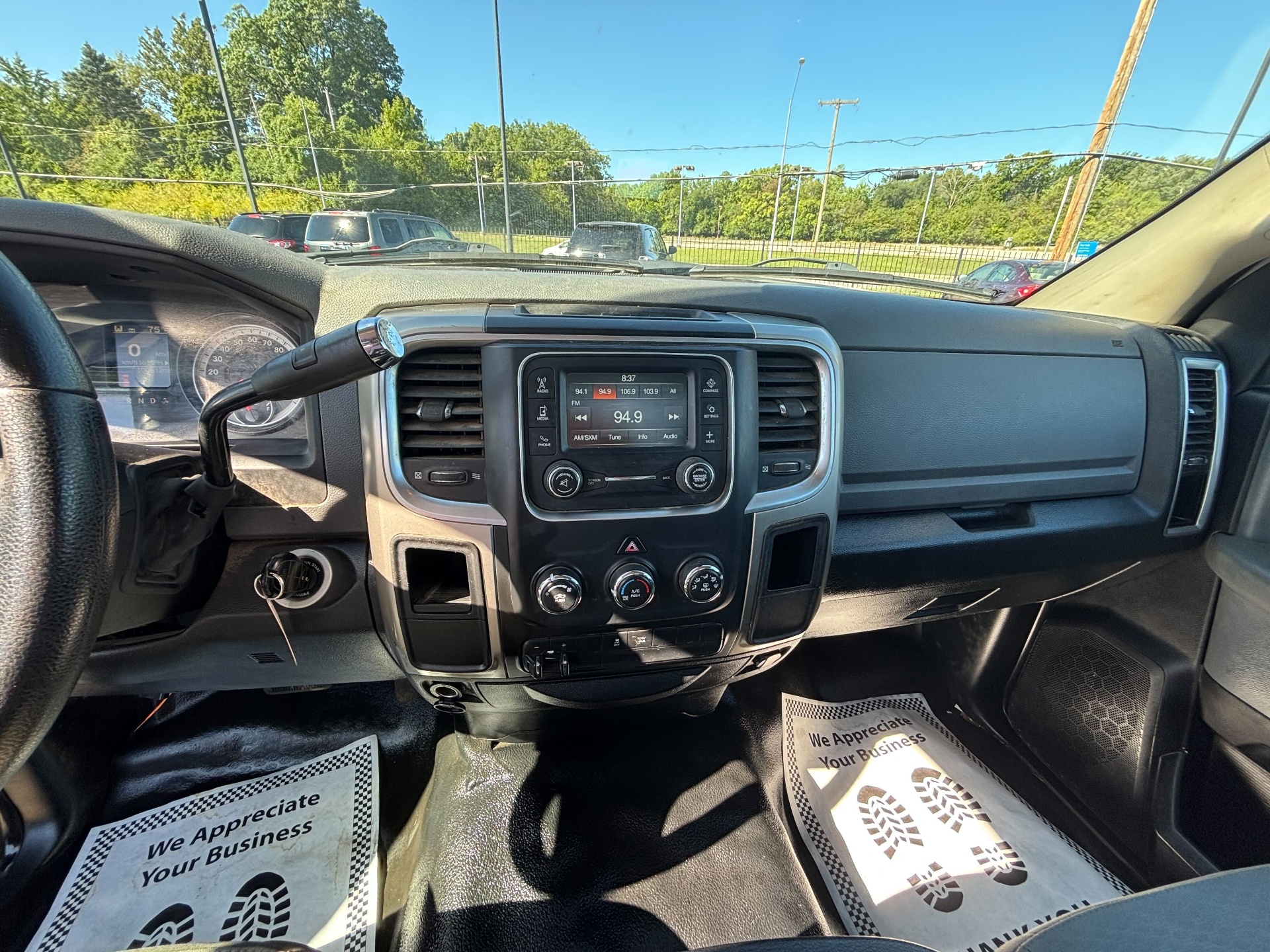 https://whipz-site-01.s3.us-east-2.amazonaws.com/vehicle_inventory/1/R000295/images/f05e1ead-2c0f-4c66-96c7-3e0bad8e5408.jpg
