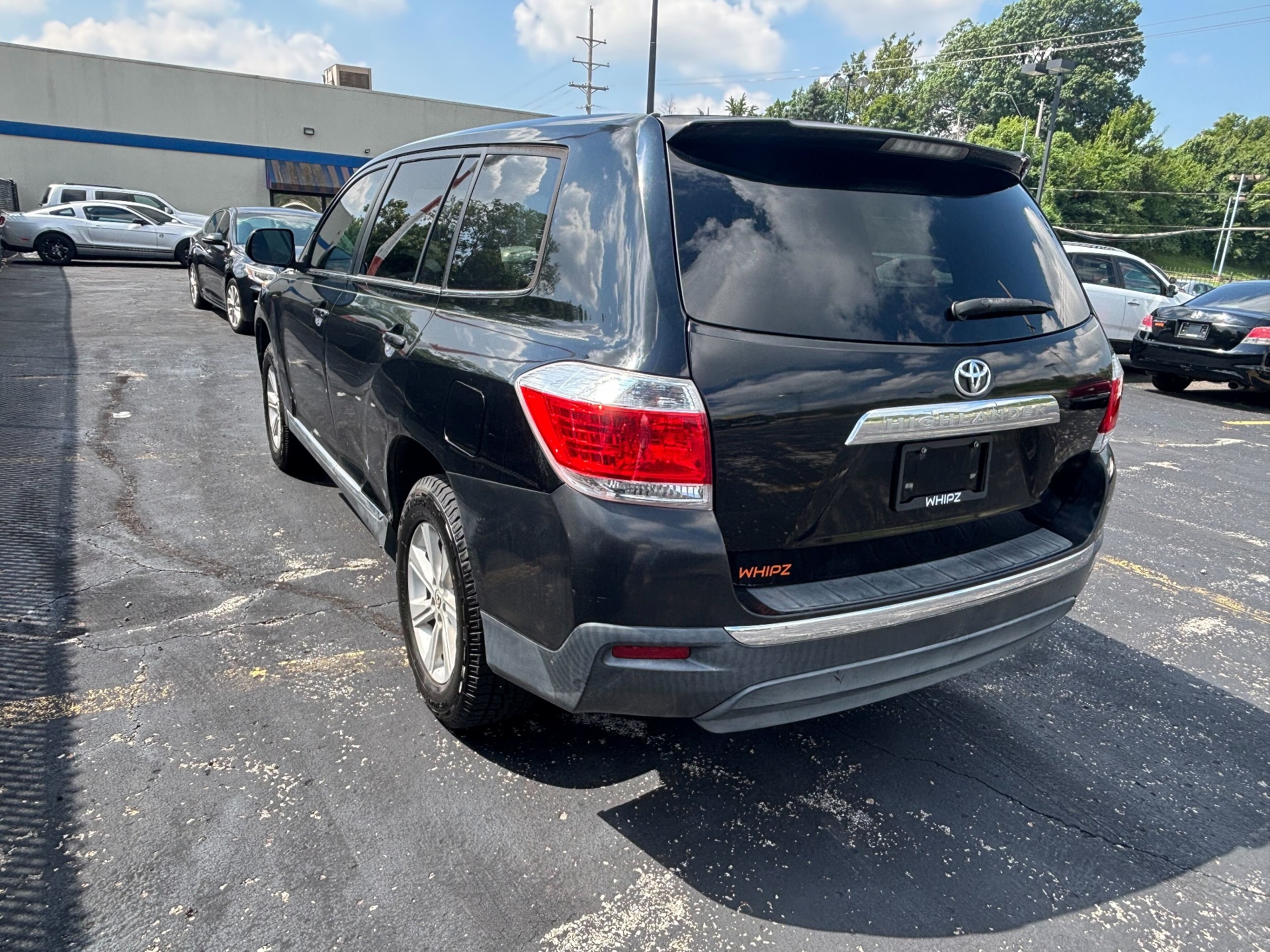 https://whipz-site-01.s3.us-east-2.amazonaws.com/vehicle_inventory/1/R000297/images/e7b3417f-2e64-49d1-98a3-6502c9750cb2.jpg