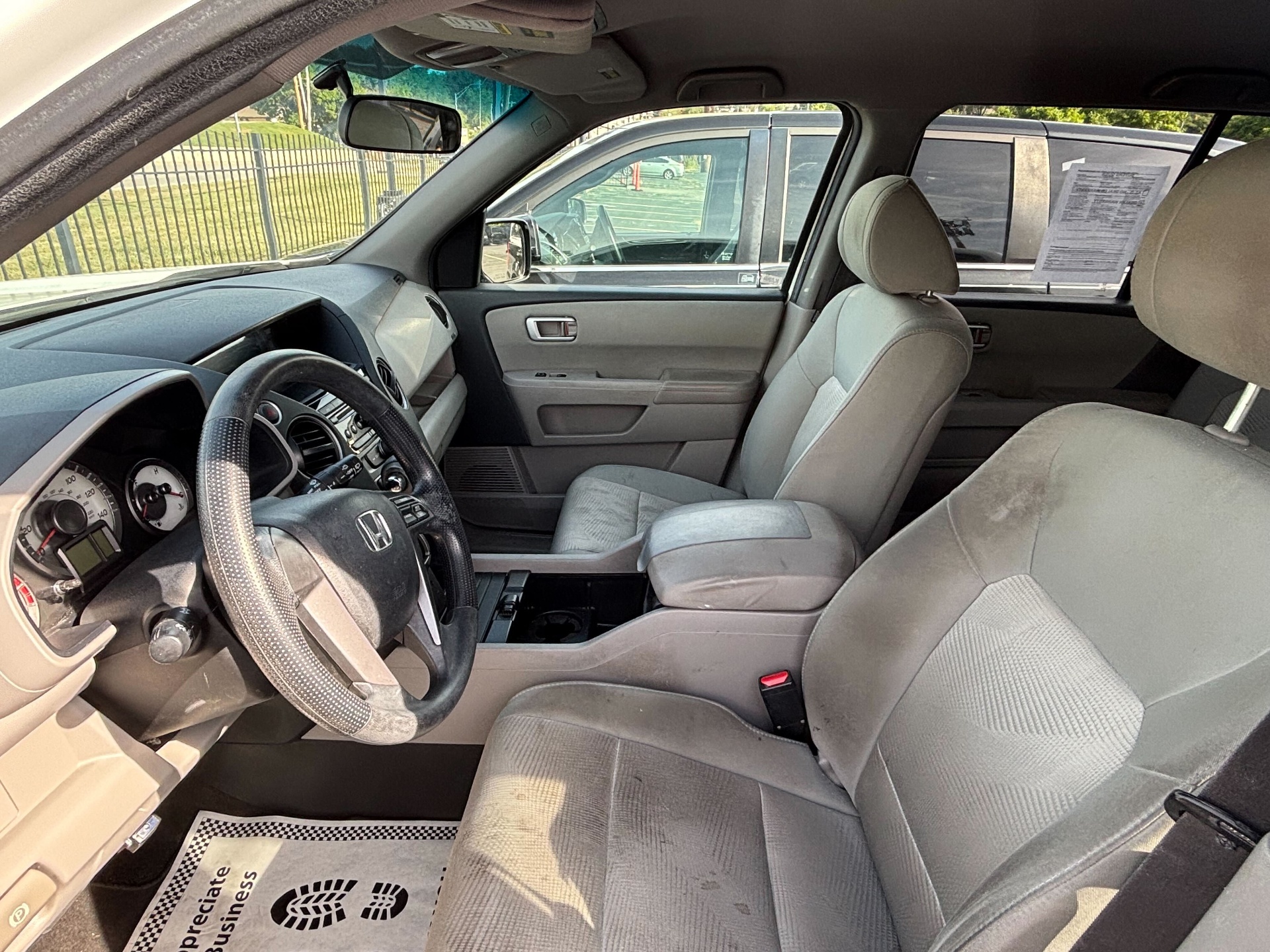 https://whipz-site-01.s3.us-east-2.amazonaws.com/vehicle_inventory/1/R000302/images/2818cc67-c4ca-4a47-9f71-0343f5446722.jpg