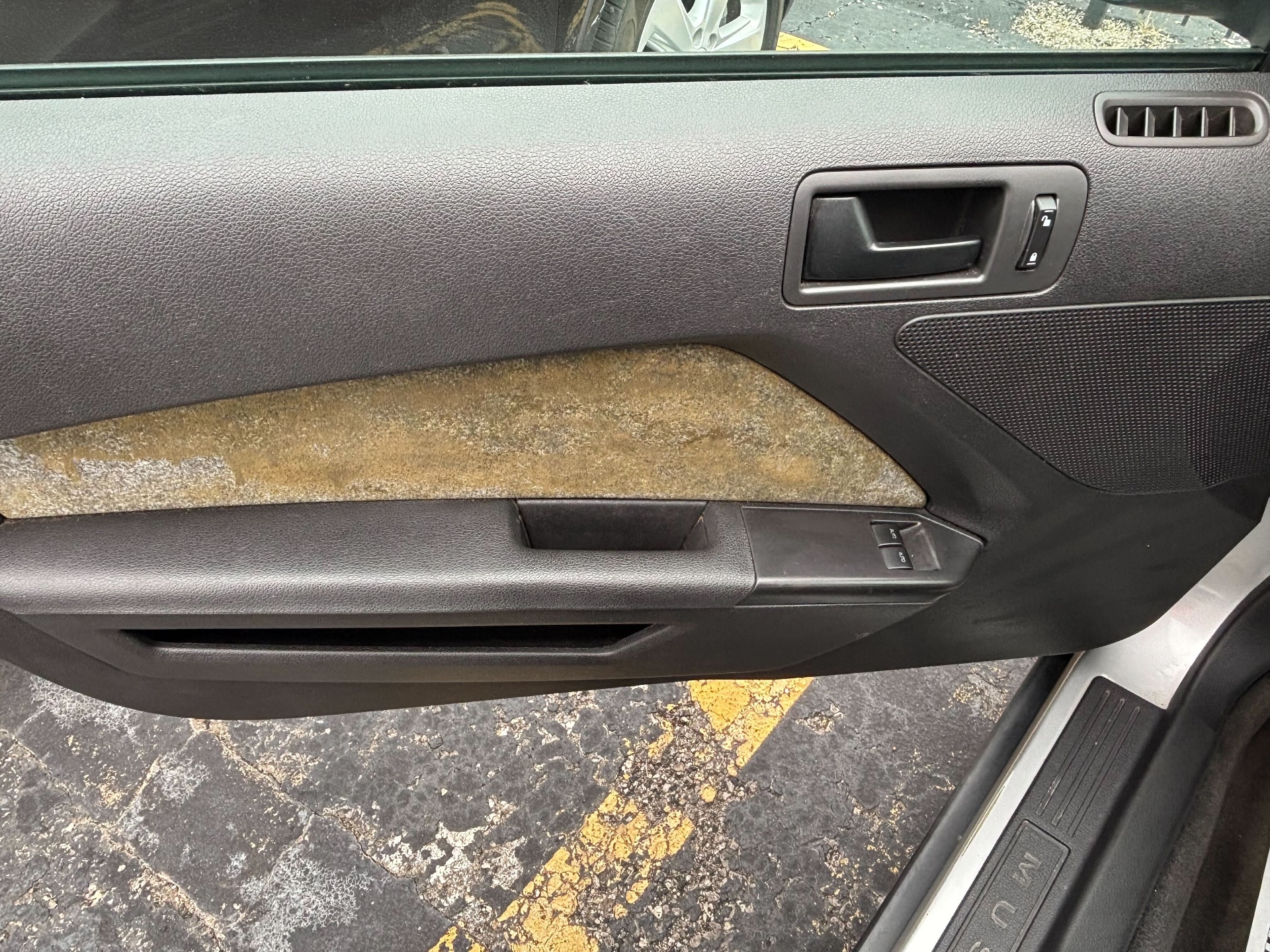 https://whipz-site-01.s3.us-east-2.amazonaws.com/vehicle_inventory/1/R000304/images/71678b50-0dc5-4018-9a0f-aa92c41020d8.jpg
