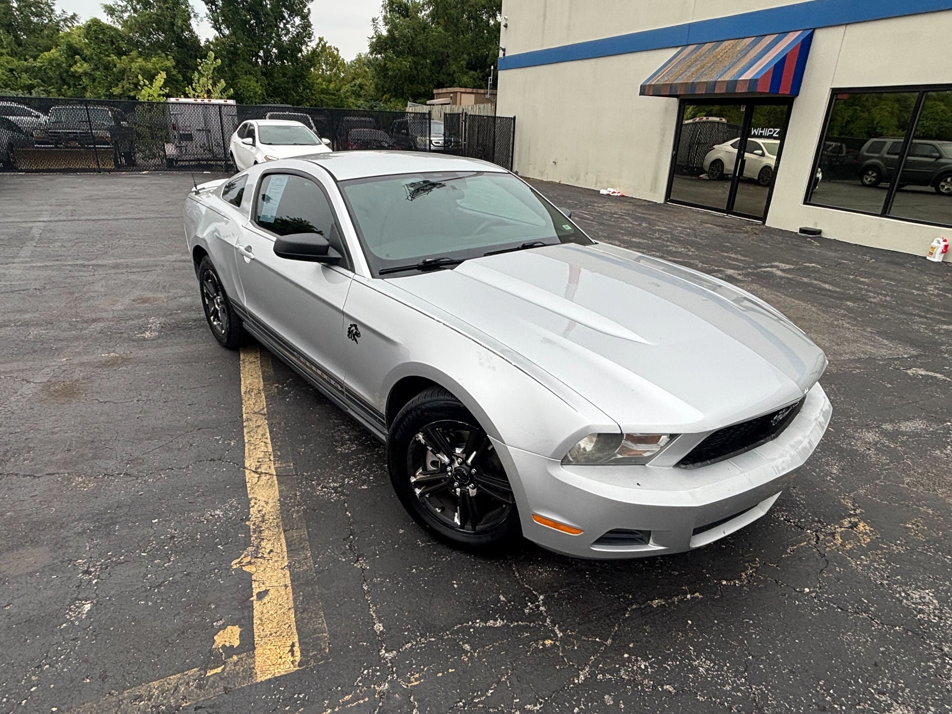 https://whipz-site-01.s3.us-east-2.amazonaws.com/vehicle_inventory/1/R000304/images/9c0ae1d2-dbd9-4df9-bb83-5924d827c79b.jpg