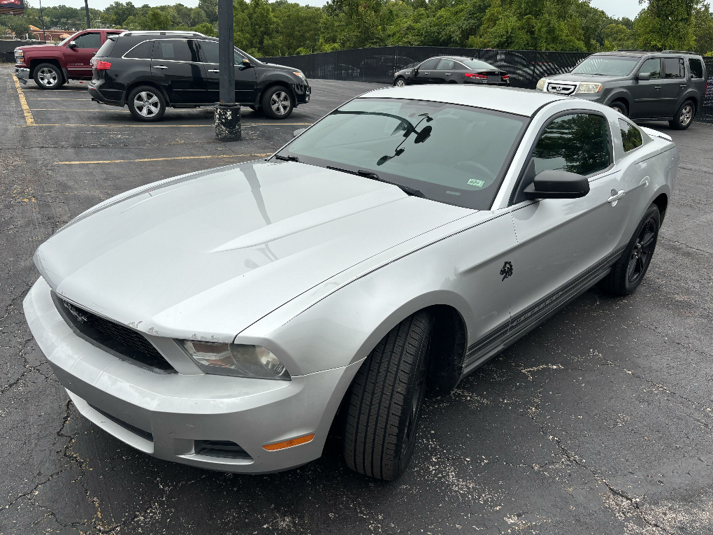 Pre-Owned 2011 Ford Mustang V6 Coupe