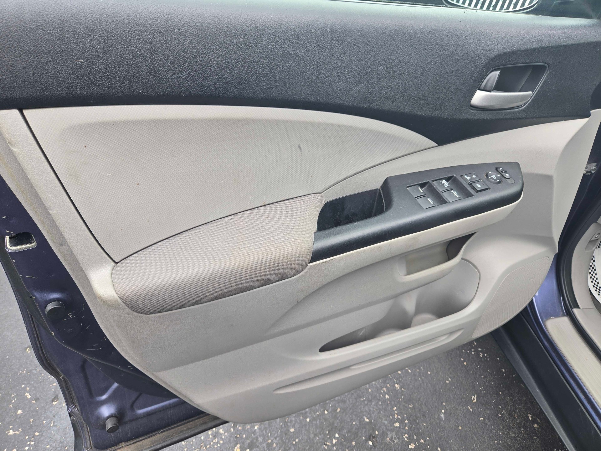 https://whipz-site-01.s3.us-east-2.amazonaws.com/vehicle_inventory/1/R000305/images/45d9bfa2-4266-408b-a7b4-34c5880be297.jpg