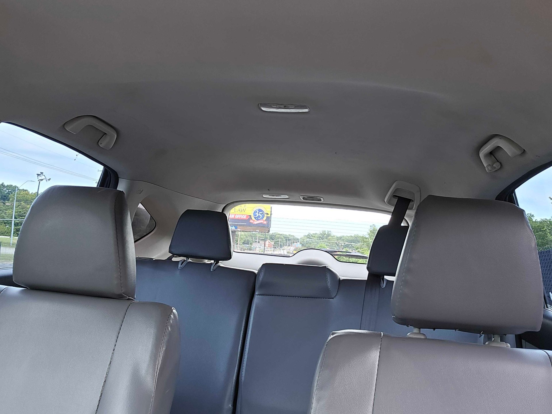 https://whipz-site-01.s3.us-east-2.amazonaws.com/vehicle_inventory/1/R000305/images/ac3a389b-43ab-49f2-affa-37e9659b69d3.jpg