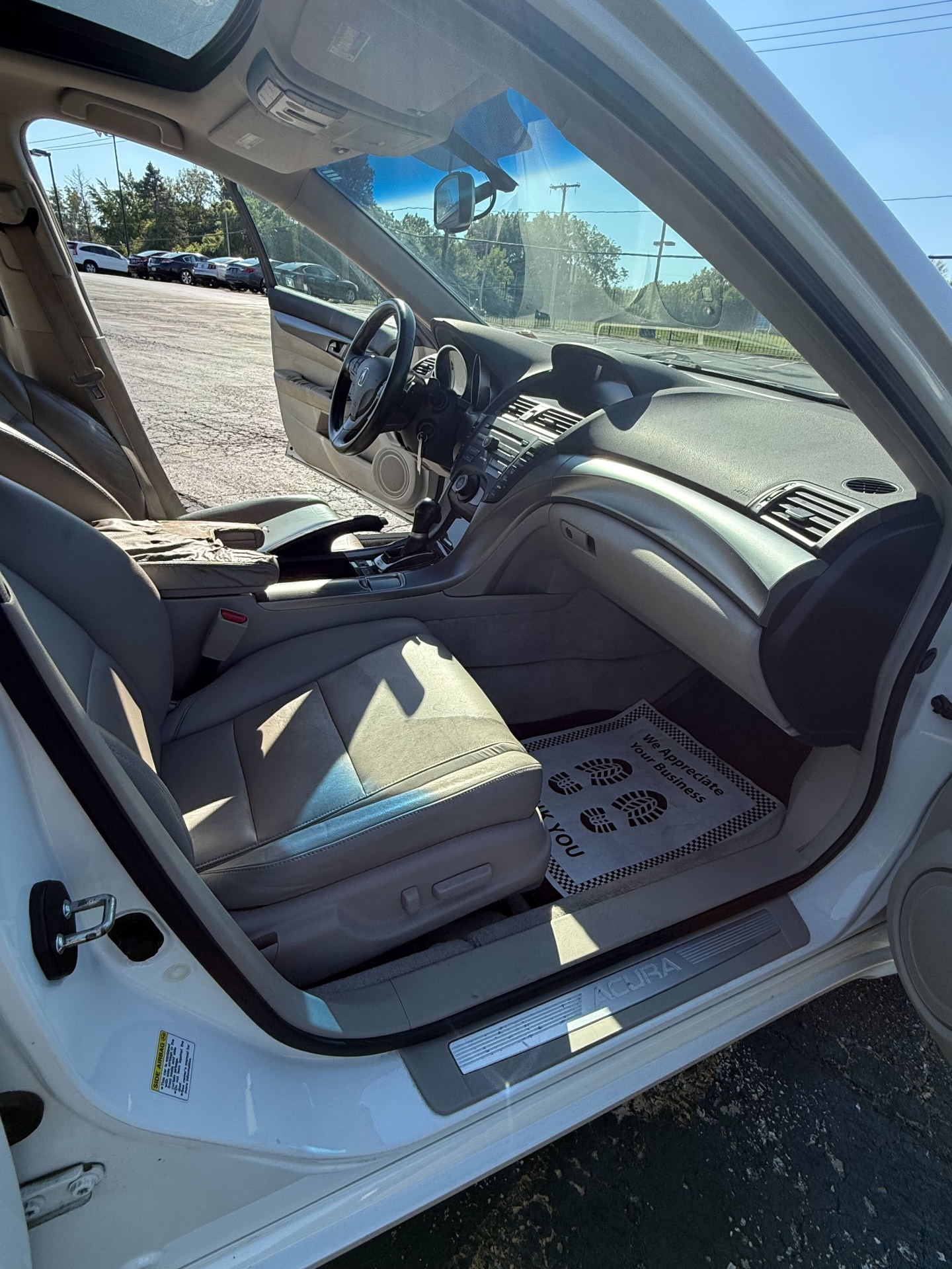 https://whipz-site-01.s3.us-east-2.amazonaws.com/vehicle_inventory/1/R000326/images/0574066e-29ff-4b48-8c20-42ec5f78a7af.jpg