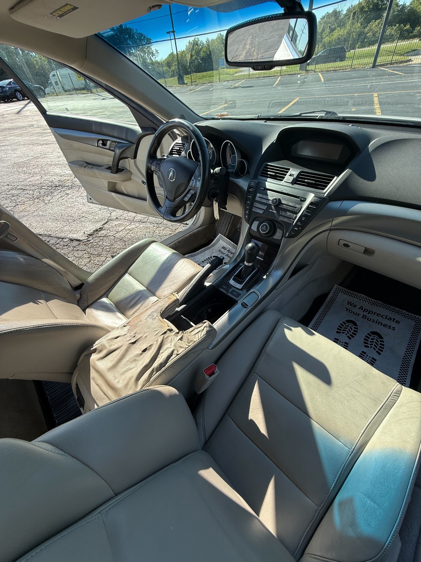 https://whipz-site-01.s3.us-east-2.amazonaws.com/vehicle_inventory/1/R000326/images/0784af71-10dc-42cf-a769-fefcfc258ced.jpg
