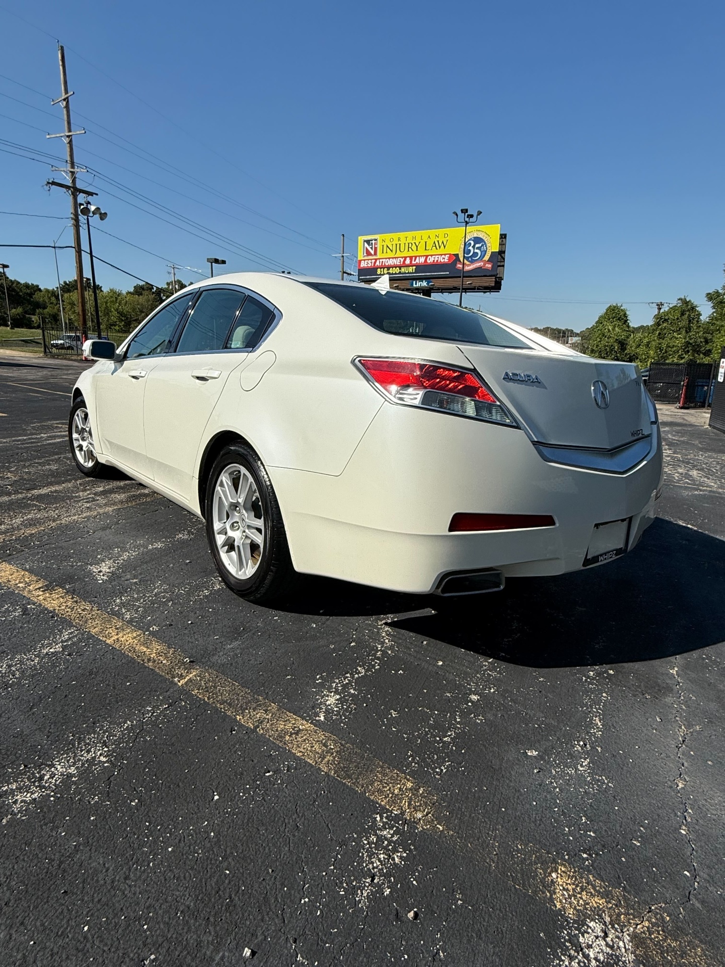 https://whipz-site-01.s3.us-east-2.amazonaws.com/vehicle_inventory/1/R000326/images/39dbf146-f237-4480-be48-b26d2554f054.jpg