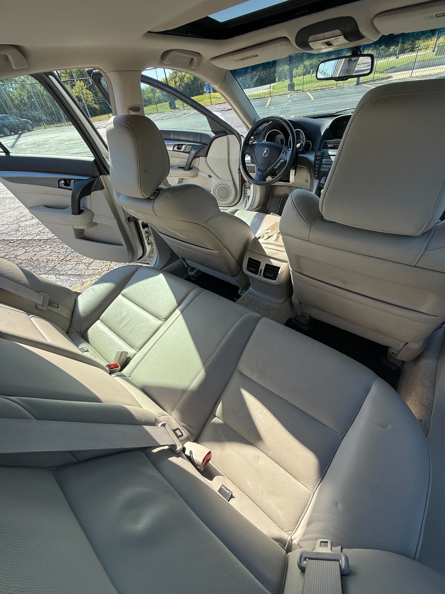 https://whipz-site-01.s3.us-east-2.amazonaws.com/vehicle_inventory/1/R000326/images/4ce5d42b-7e8a-41bb-887e-32b7af8ffb05.jpg