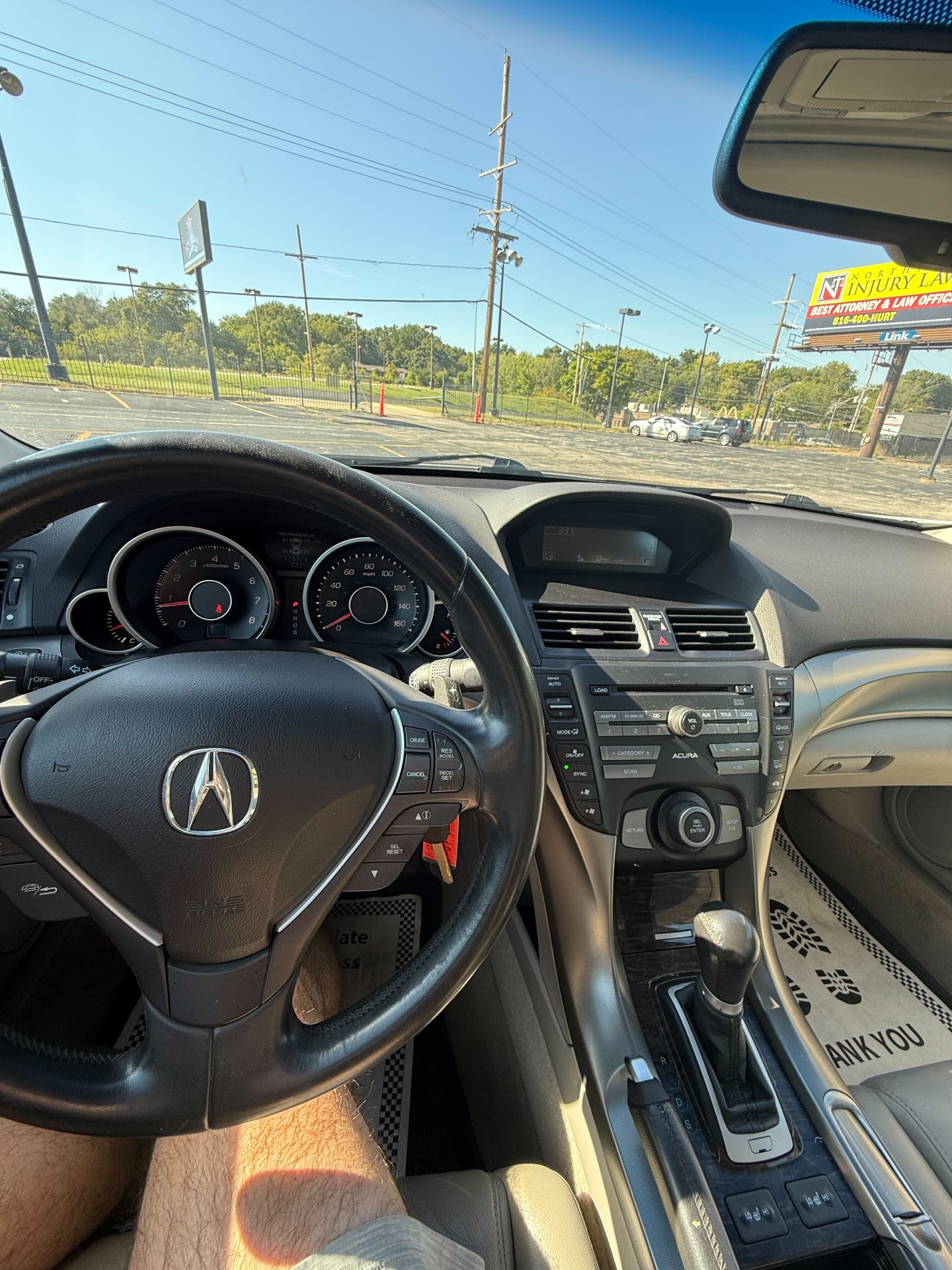 https://whipz-site-01.s3.us-east-2.amazonaws.com/vehicle_inventory/1/R000326/images/5712b19d-acd2-40cd-90db-8e6daeb3575c.jpg