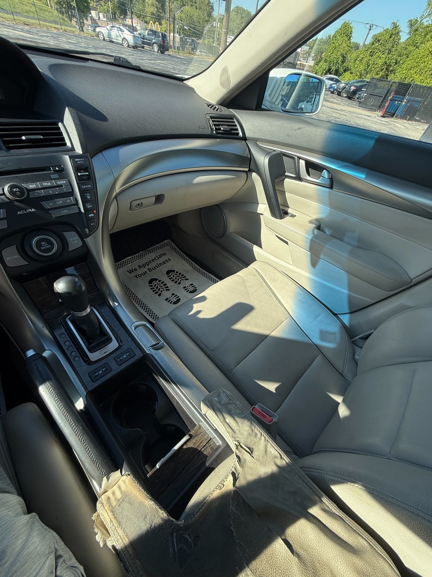 https://whipz-site-01.s3.us-east-2.amazonaws.com/vehicle_inventory/1/R000326/images/5e060345-e908-4930-9b2c-36a81fe25bc4.jpg