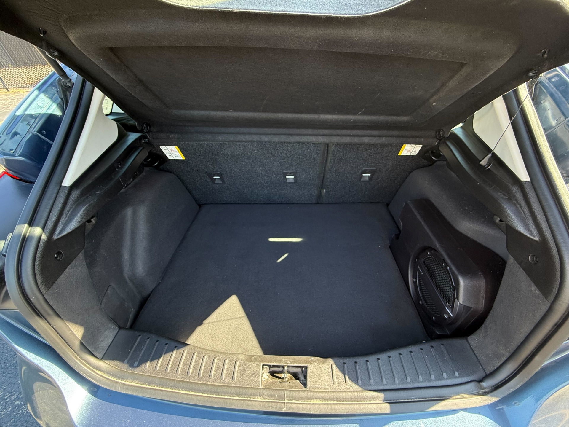 https://whipz-site-01.s3.us-east-2.amazonaws.com/vehicle_inventory/1/R000334/images/18335dc9-1782-4a65-a22b-3d9b82ac01c7.jpg