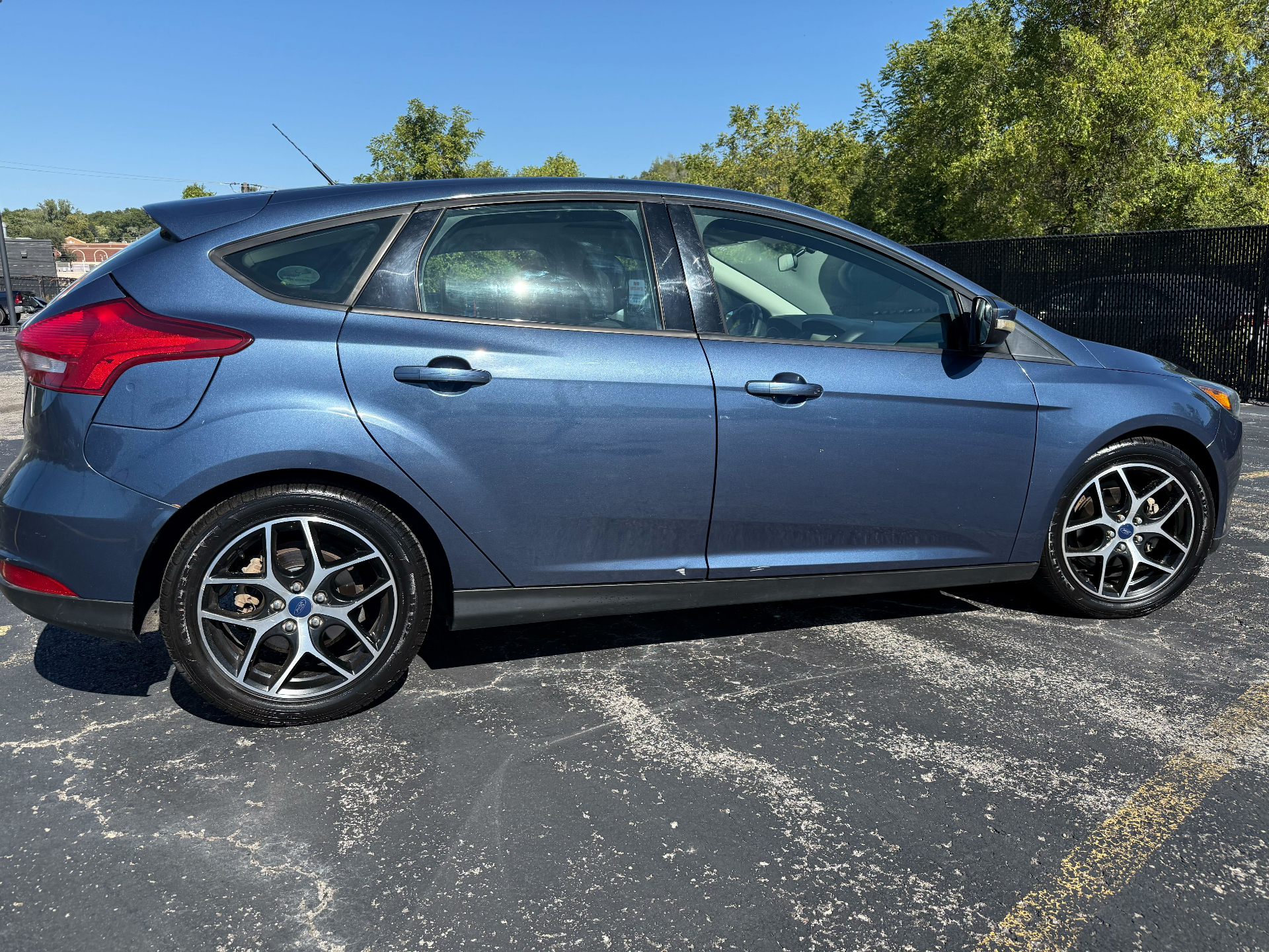 https://whipz-site-01.s3.us-east-2.amazonaws.com/vehicle_inventory/1/R000334/images/1b6a02c2-33a6-4bcf-b2b9-f29a248621ac.jpg