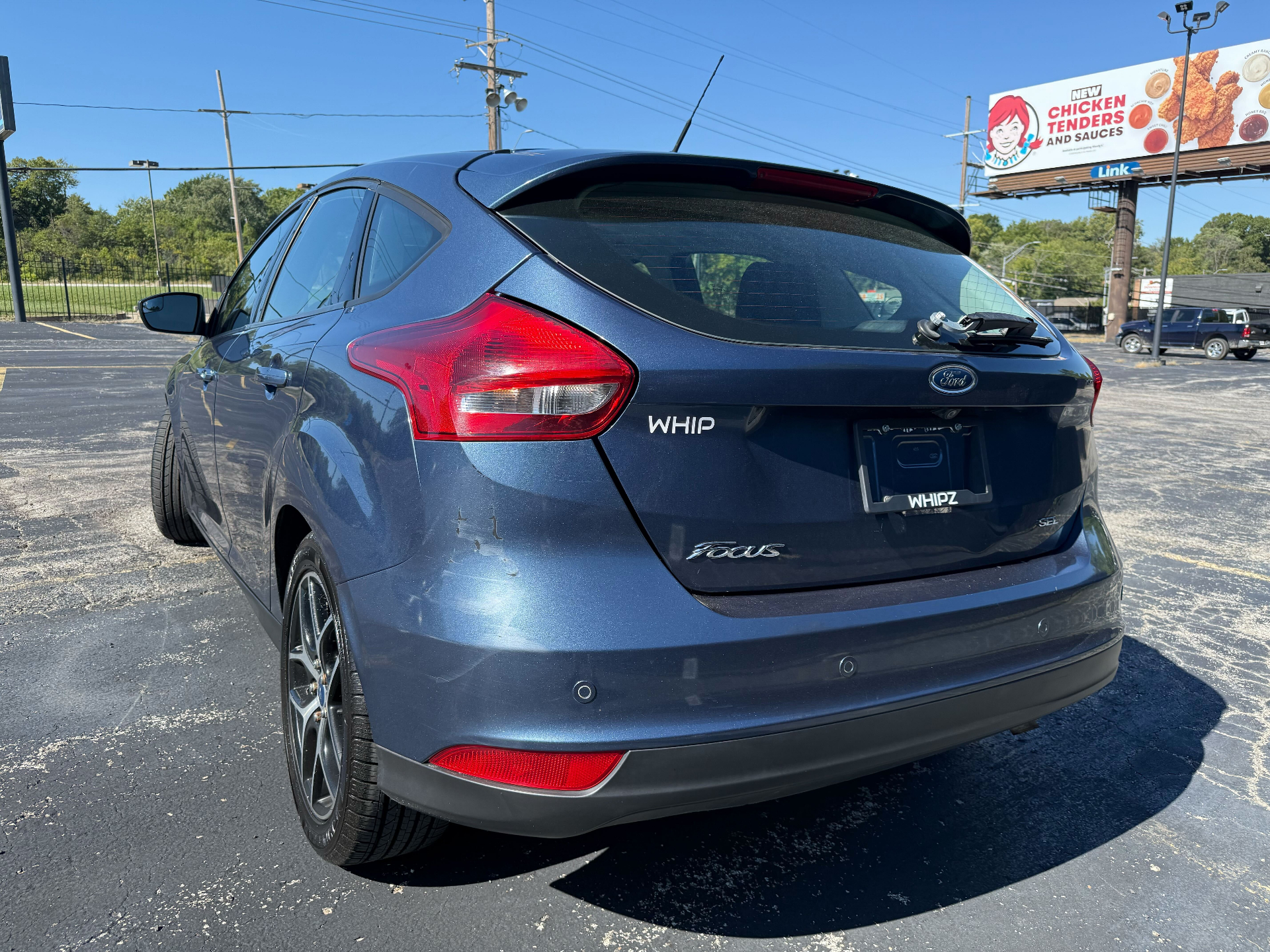 https://whipz-site-01.s3.us-east-2.amazonaws.com/vehicle_inventory/1/R000334/images/38009521-2a83-4405-b402-88fd7b46fab7.jpg