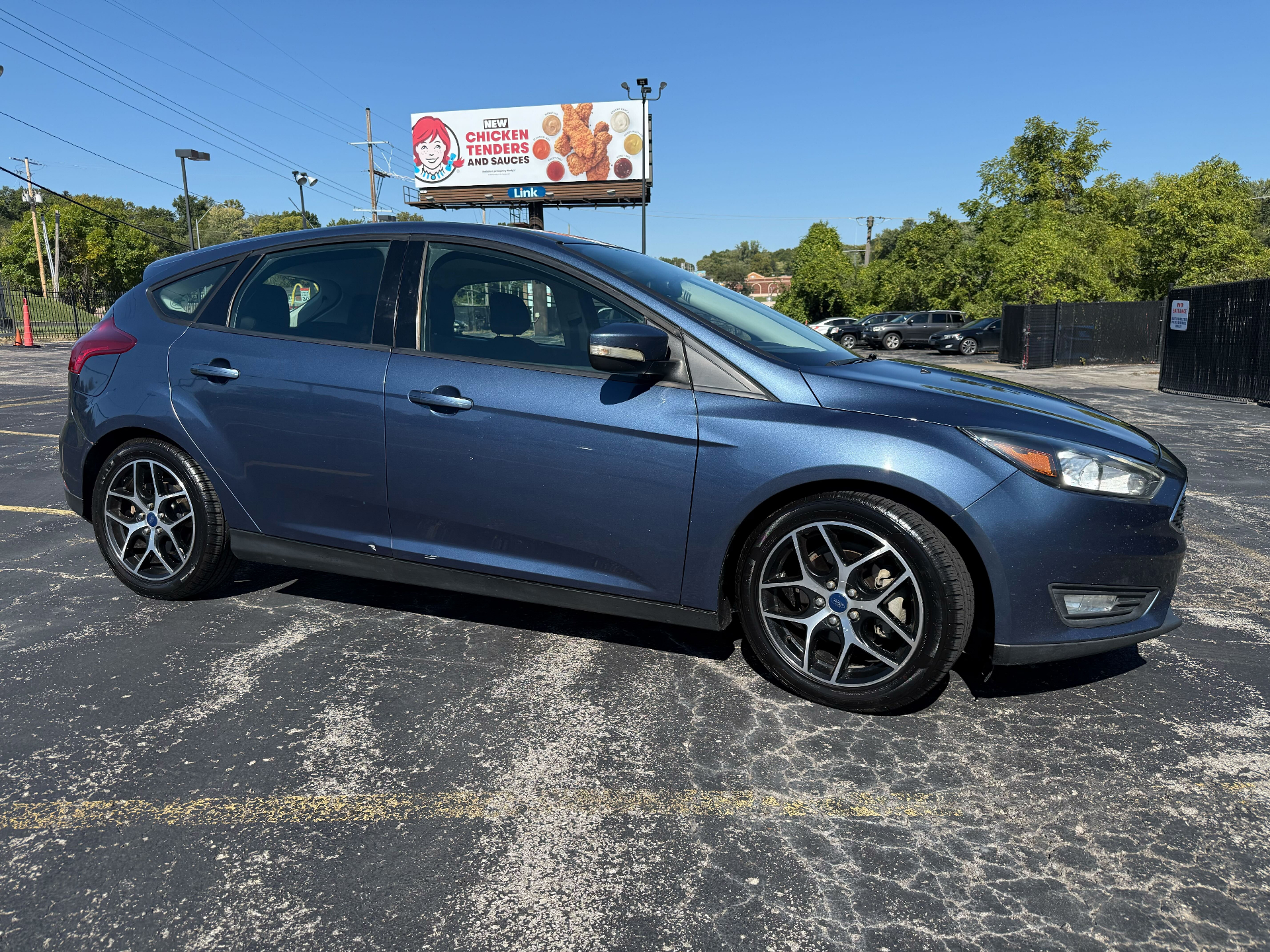 https://whipz-site-01.s3.us-east-2.amazonaws.com/vehicle_inventory/1/R000334/images/ad909259-85d8-44b7-bbe2-b55e80f3348a.jpg