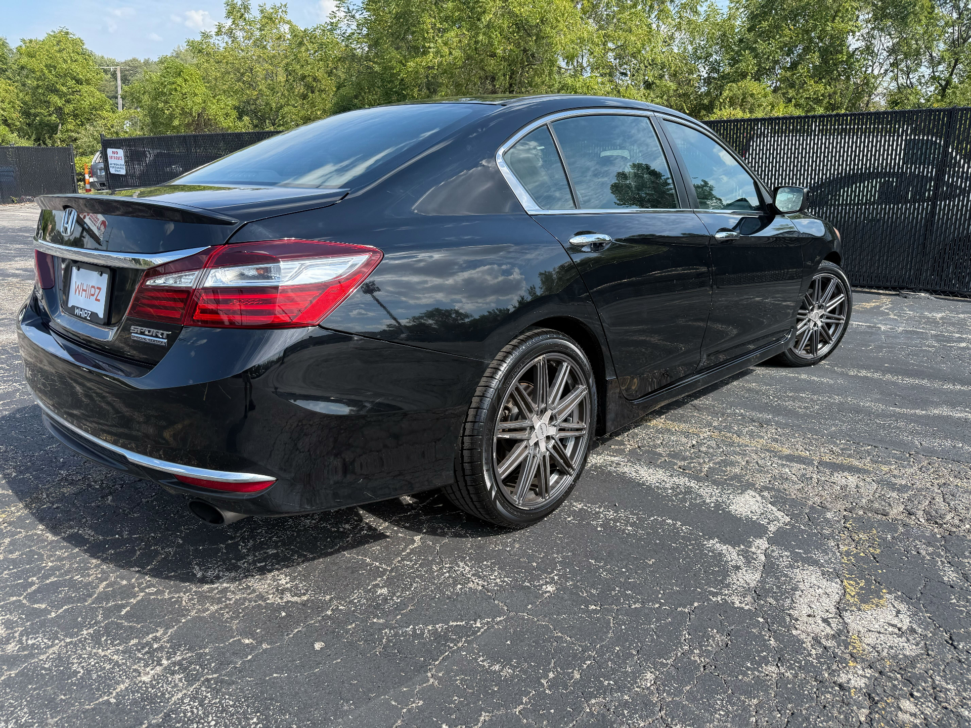 https://whipz-site-01.s3.us-east-2.amazonaws.com/vehicle_inventory/1/R000335/images/0ad2c4b1-fe71-4305-ac34-0b1474e9d696.jpg