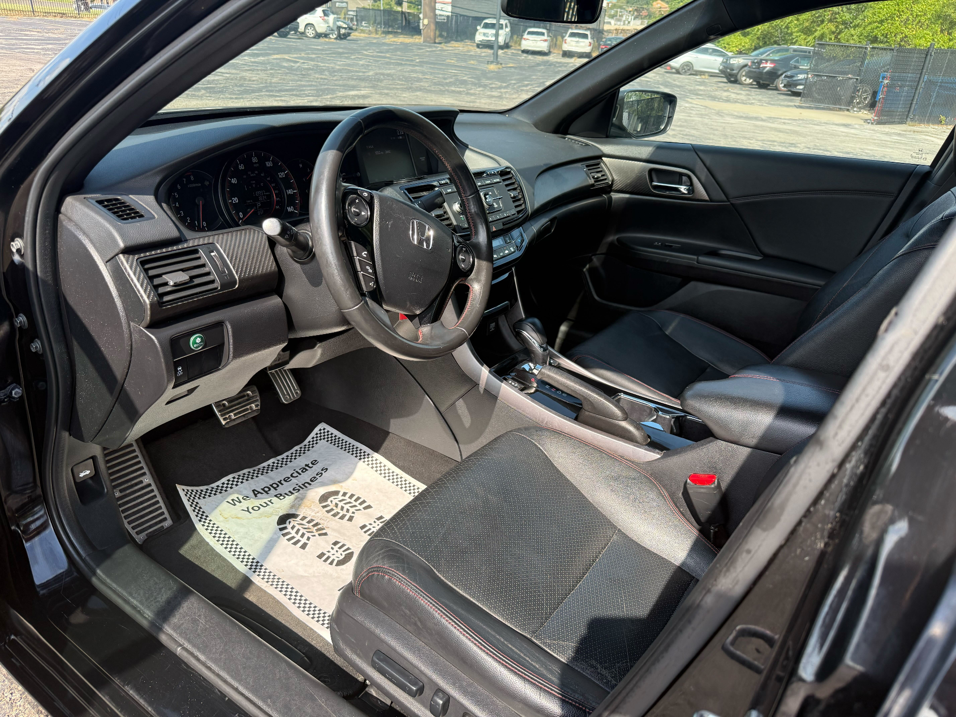 https://whipz-site-01.s3.us-east-2.amazonaws.com/vehicle_inventory/1/R000335/images/64033390-e7d7-4fba-9d72-6fe989b20019.jpg