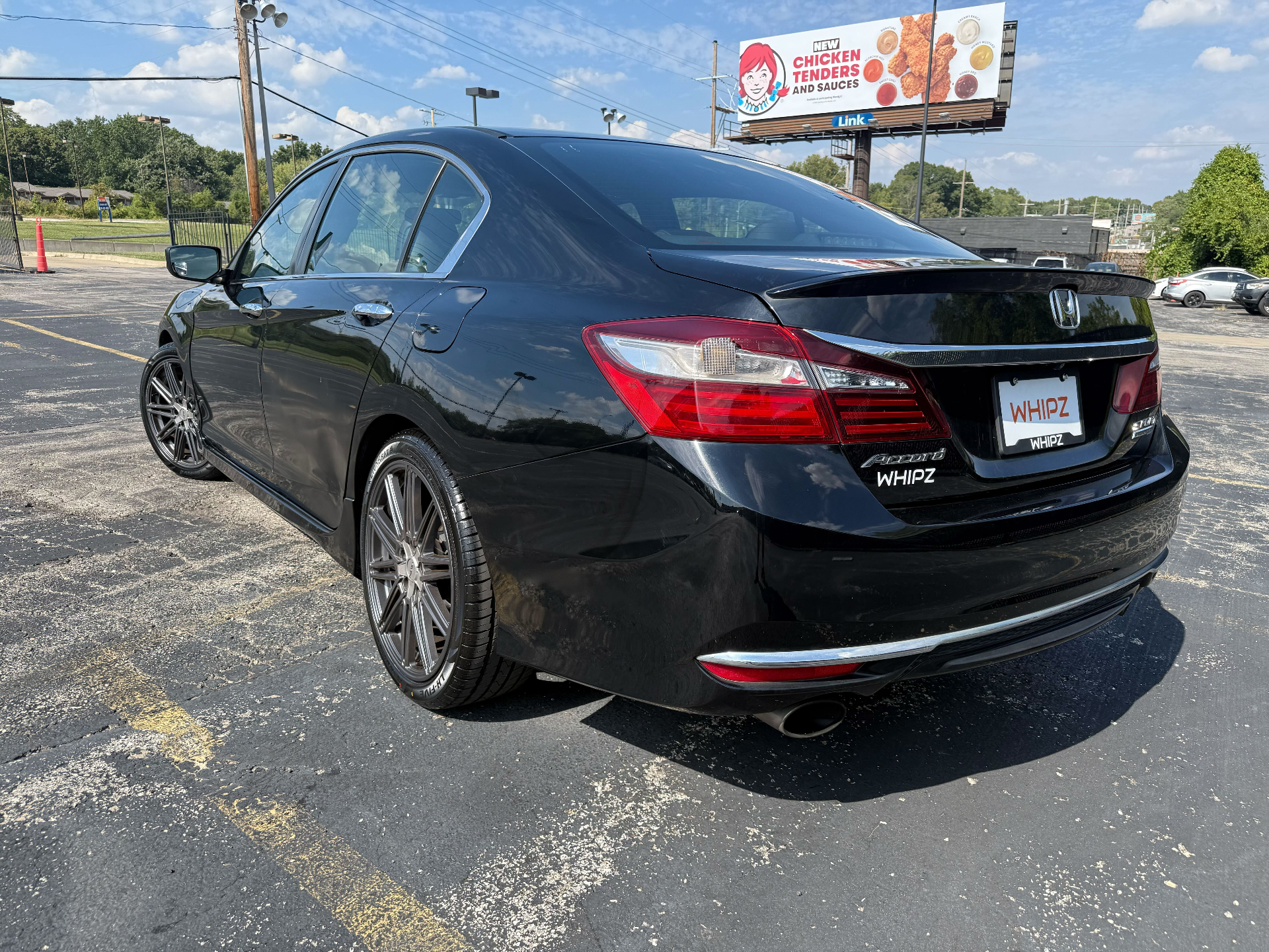 https://whipz-site-01.s3.us-east-2.amazonaws.com/vehicle_inventory/1/R000335/images/d6803c4f-4732-4570-b1ee-667953612c59.jpg