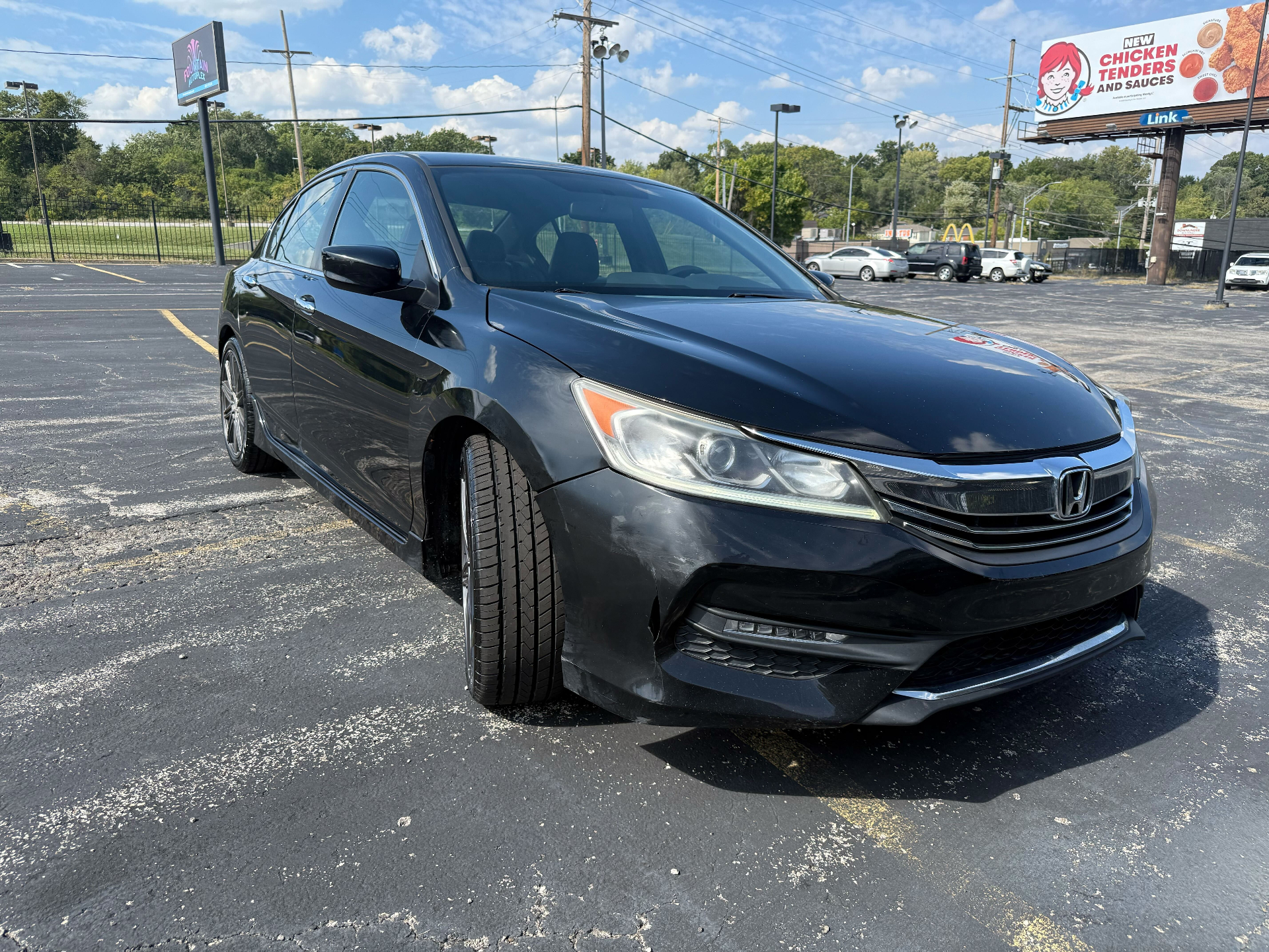 https://whipz-site-01.s3.us-east-2.amazonaws.com/vehicle_inventory/1/R000335/images/e10b9adf-c60c-42ac-98e0-569b666c4303.jpg