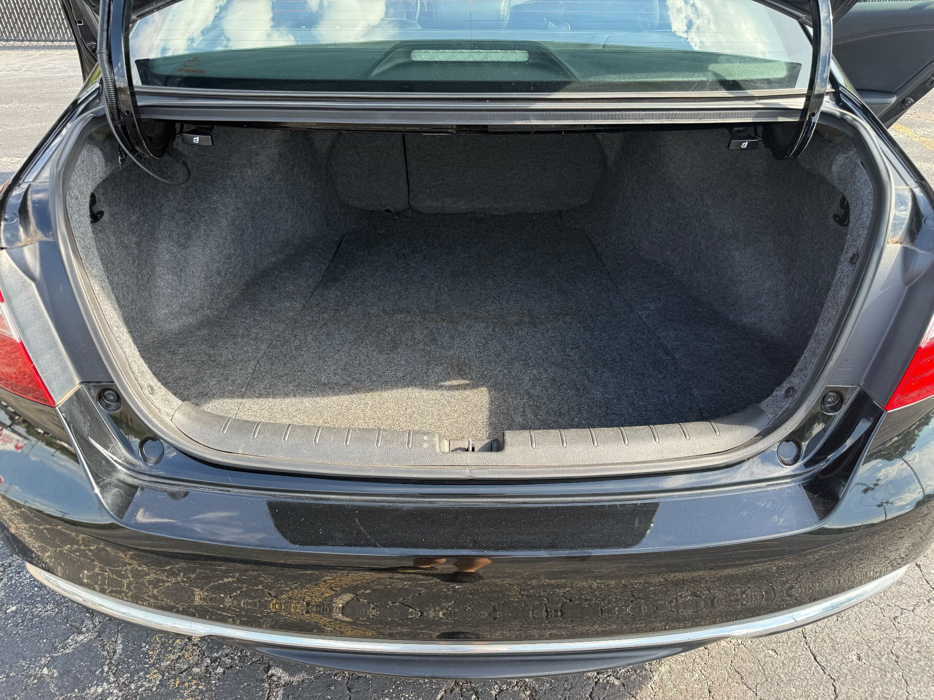 https://whipz-site-01.s3.us-east-2.amazonaws.com/vehicle_inventory/1/R000335/images/ebbba7a6-a88c-4c03-bb18-c4c85c64e4ba.jpg