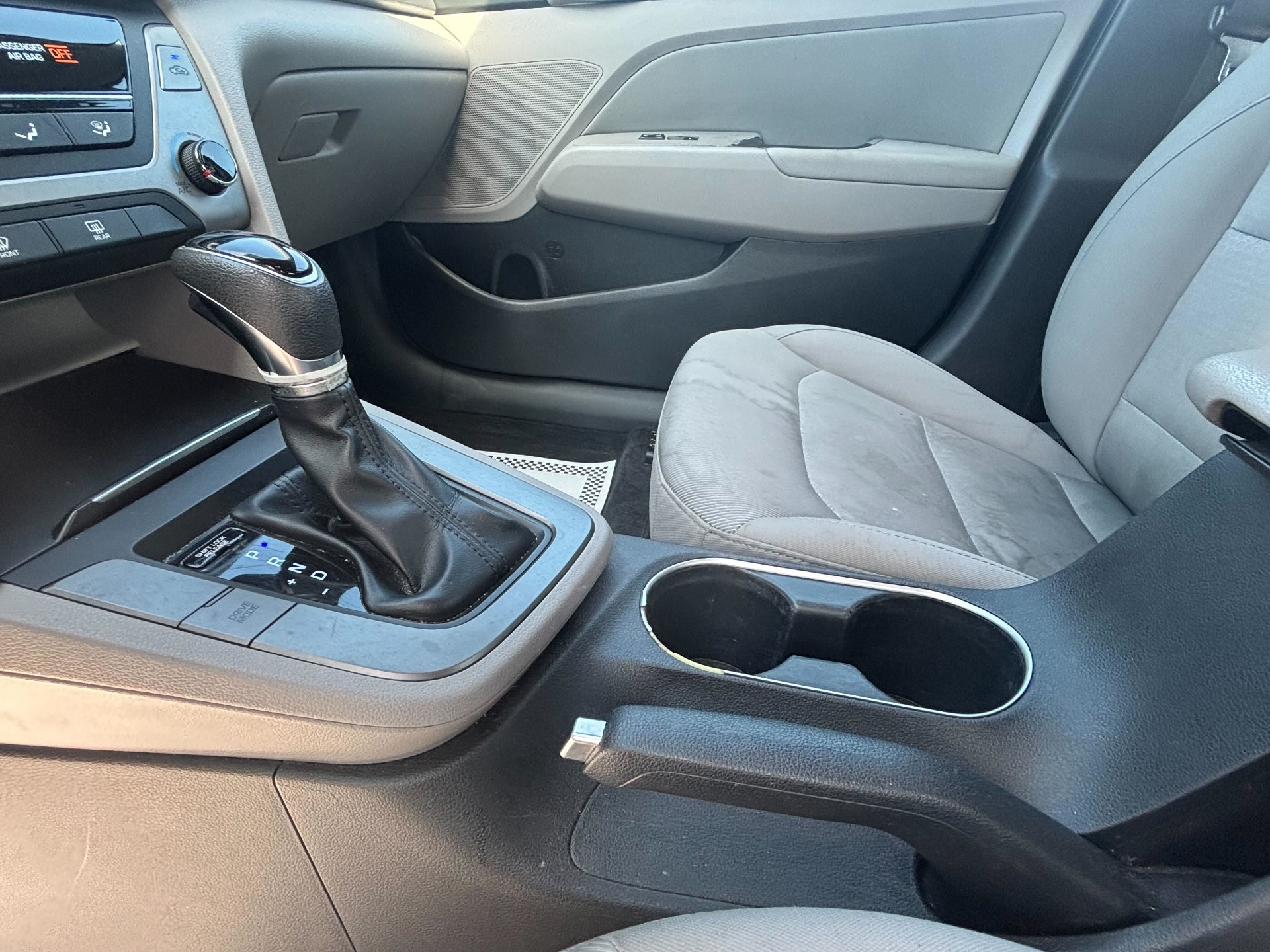 https://whipz-site-01.s3.us-east-2.amazonaws.com/vehicle_inventory/1/TA103239/images/3074f441-23e9-4804-a110-91411da6df61.jpg