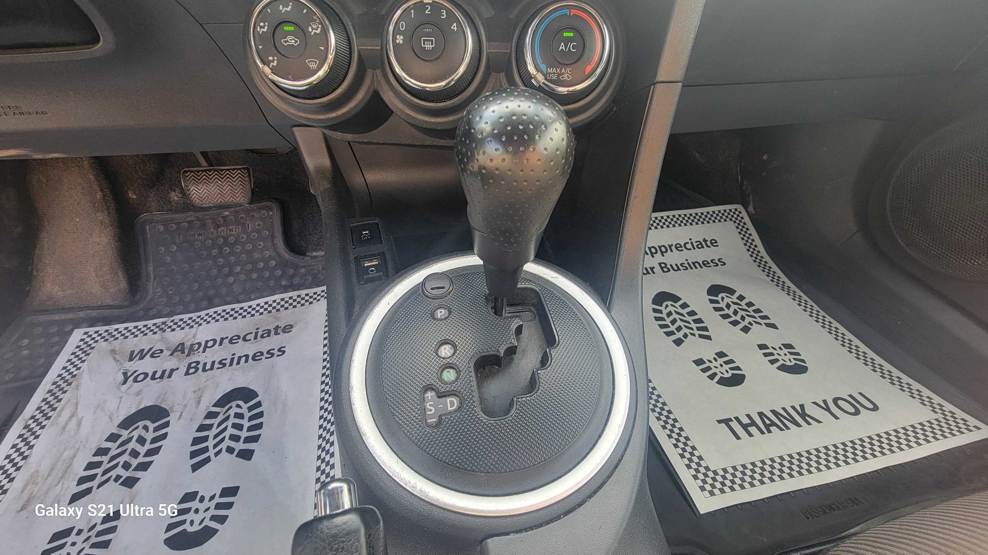 https://whipz-site-01.s3.us-east-2.amazonaws.com/vehicle_inventory/1/TA103401/images/ff62a4e9-a07a-4a25-ae01-80477a0d1f3b.jpg