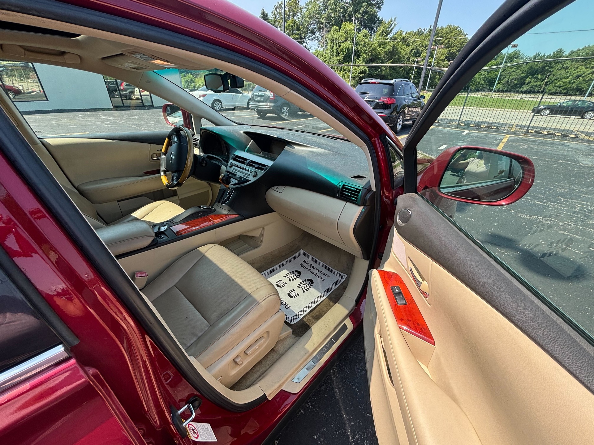 https://whipz-site-01.s3.us-east-2.amazonaws.com/vehicle_inventory/1/TA103428/images/6d443b68-cf63-4768-a1e9-71706a190055.jpg