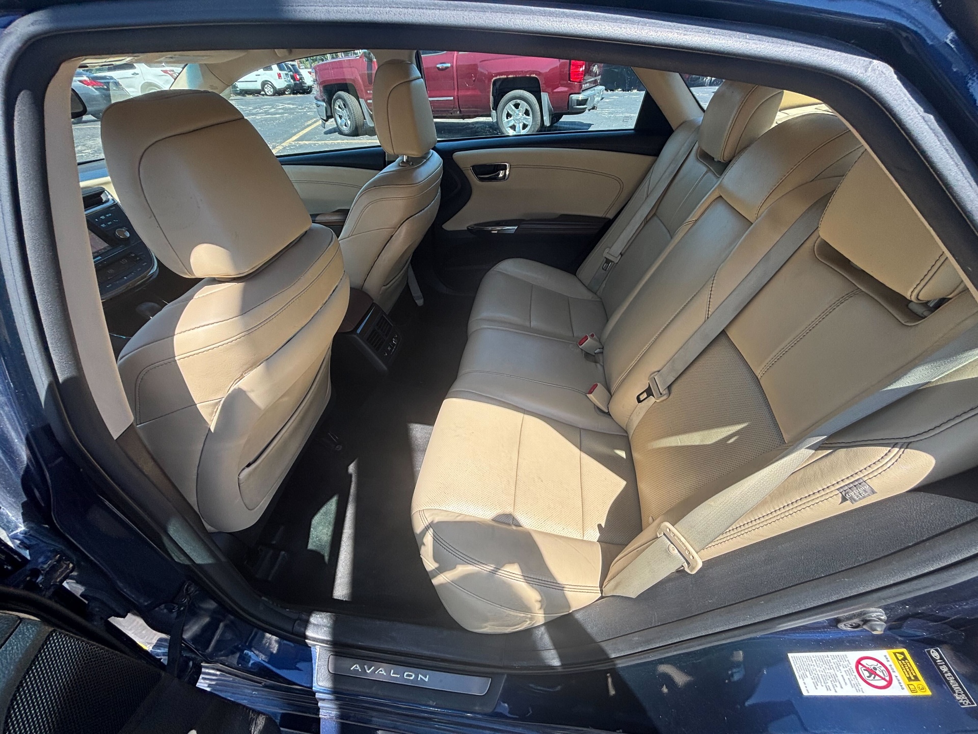 https://whipz-site-01.s3.us-east-2.amazonaws.com/vehicle_inventory/1/W000035/images/7cde5001-4beb-4334-b343-939b83938623.jpg